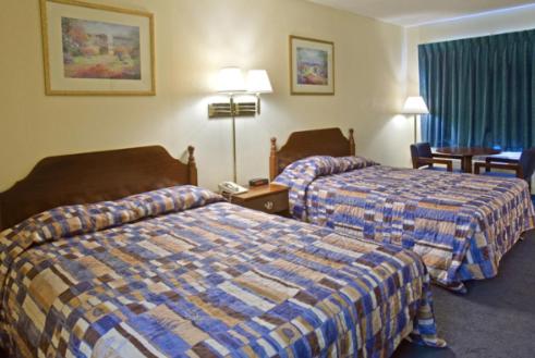 Birmingham Vacations - America's Inn - Leeds - Property Image 2