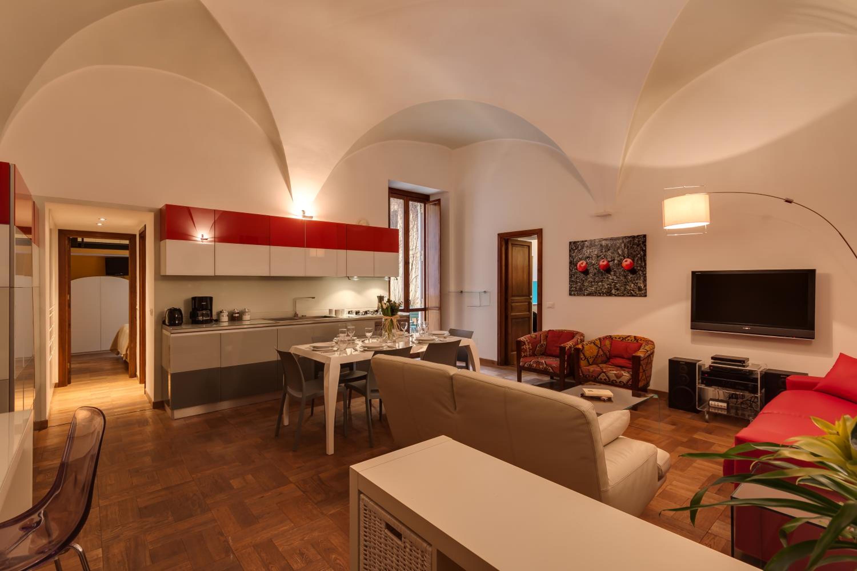 ROMAC Coronari with gym, sauna and garden