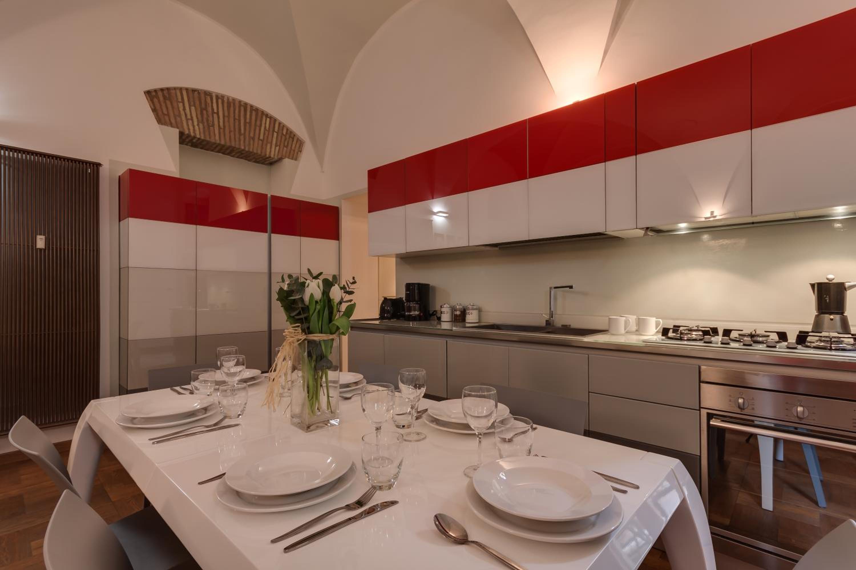ROMAC Coronari with gym, sauna and garden