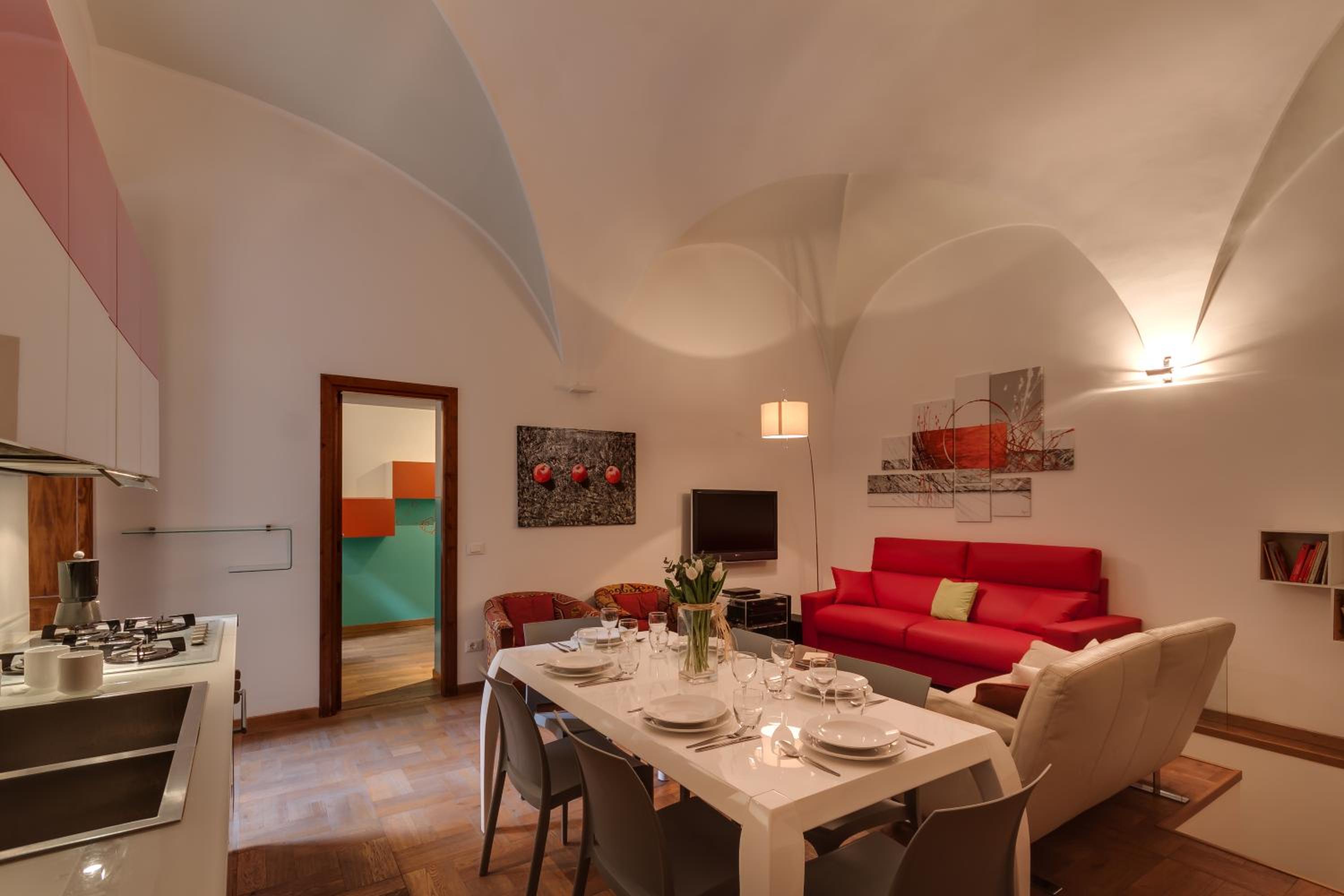 ROMAC Coronari with gym, sauna and garden