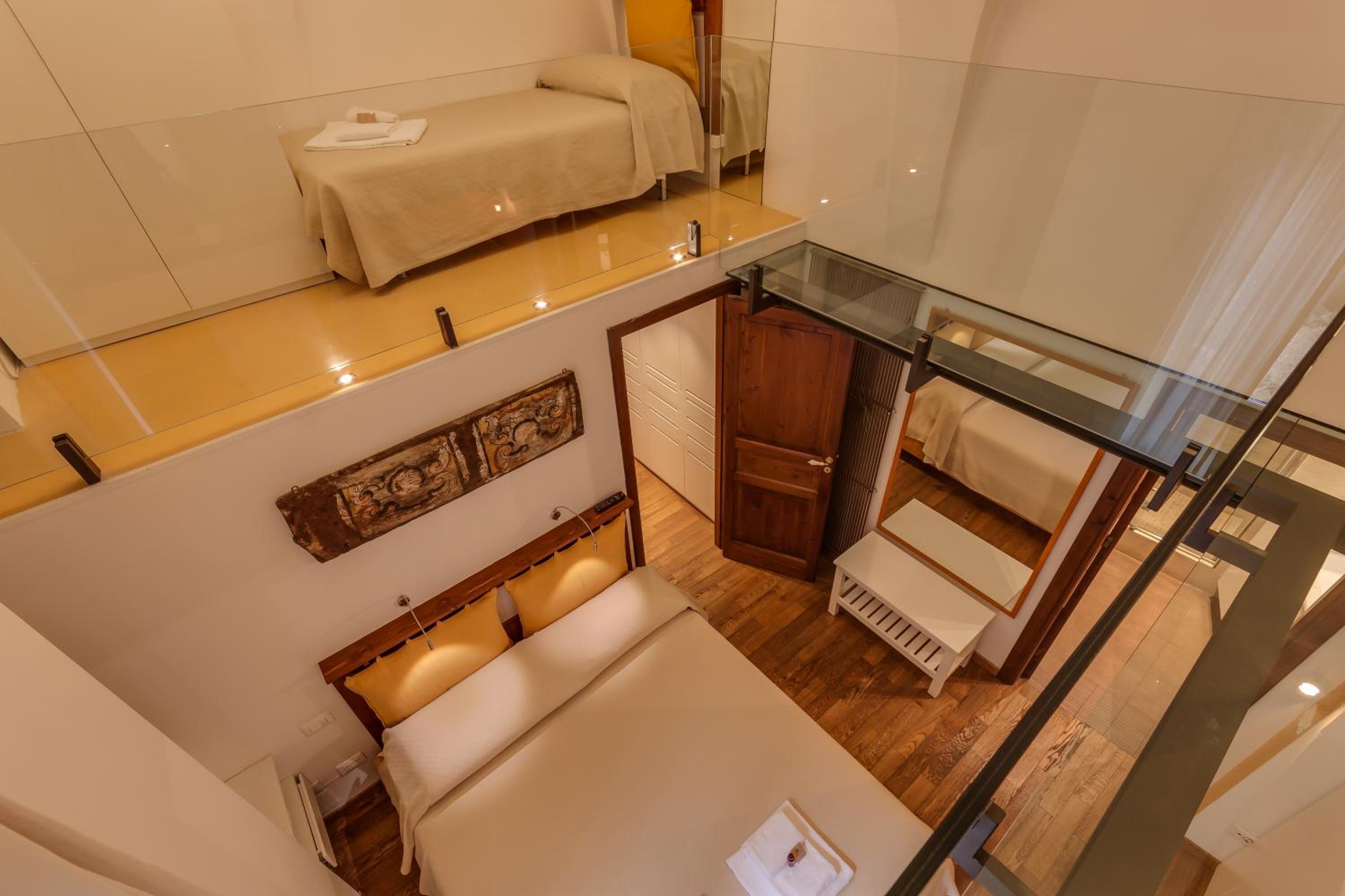 ROMAC Coronari with gym, sauna and garden