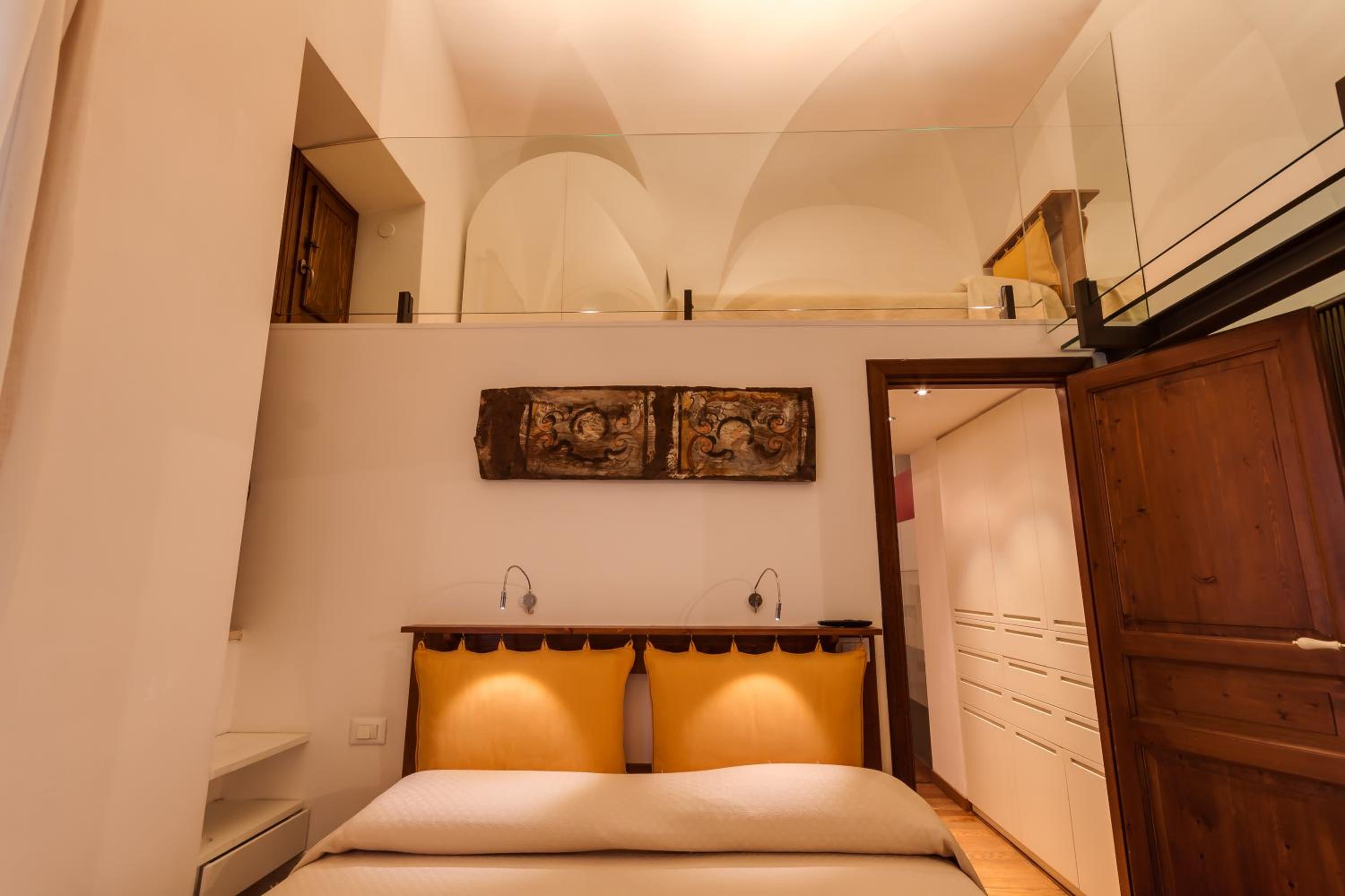 ROMAC Coronari with gym, sauna and garden