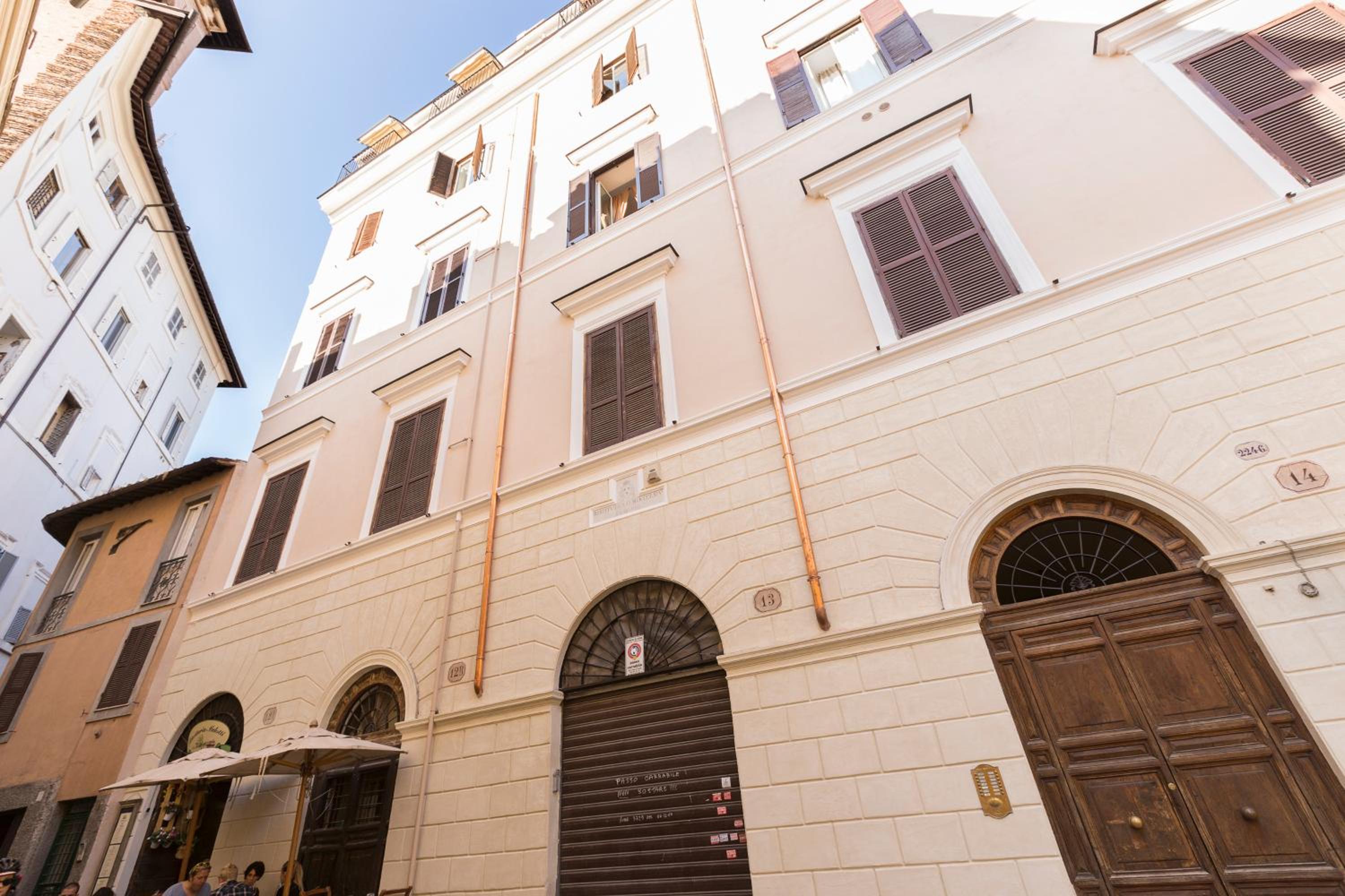 Hotel ROMAC Coronari with gym, sauna and garden - Image 1