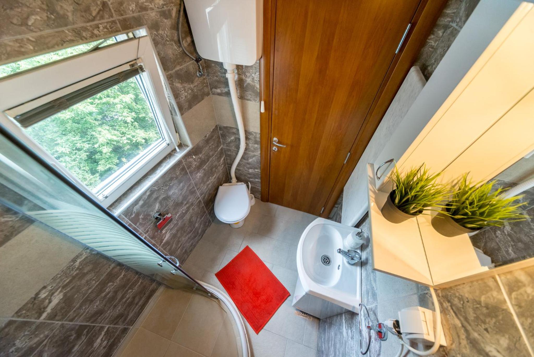 Lux Apartment in Downtown view 4