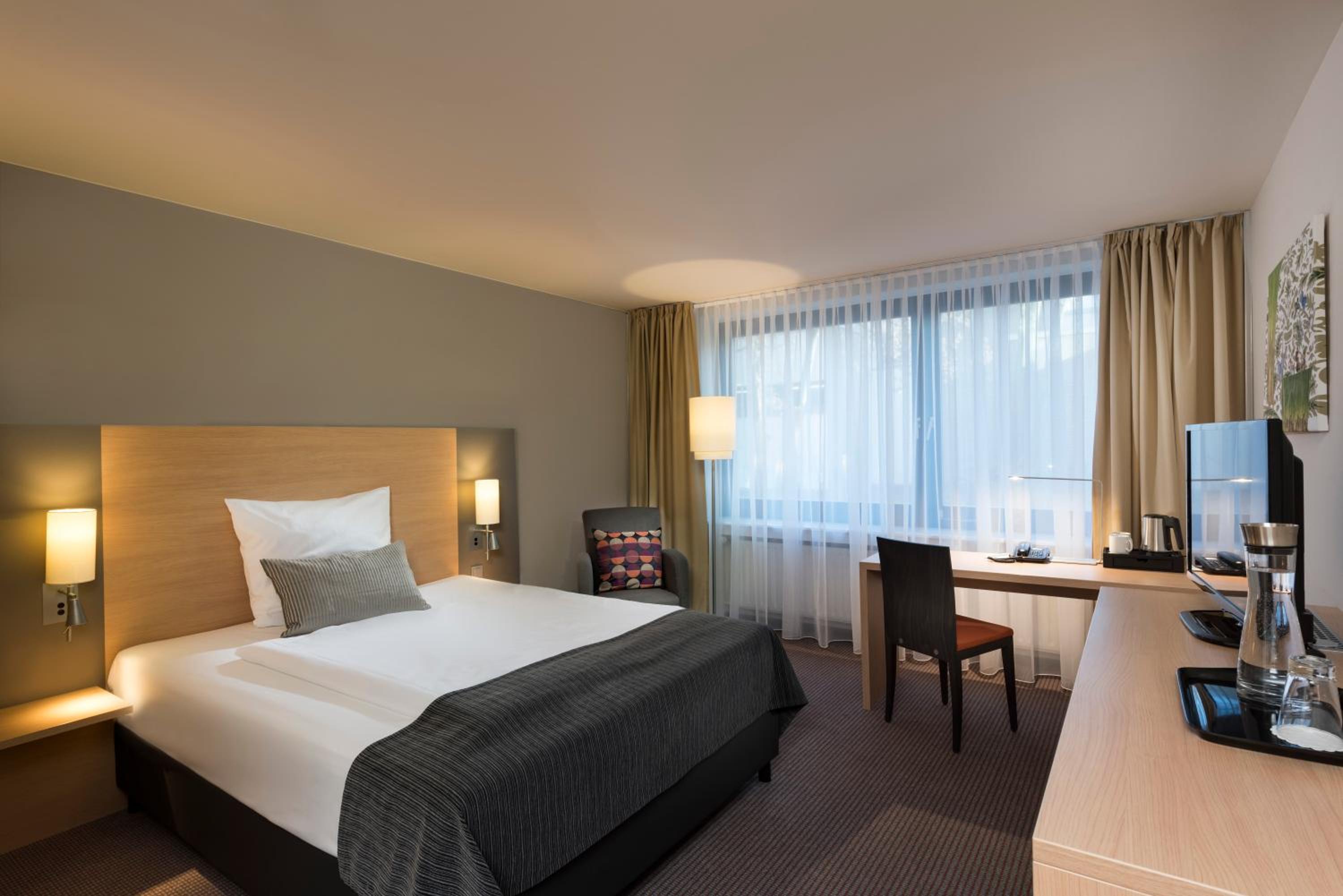 Neuss Vacations - Mercure Hotel Dusseldorf Neuss - Property Image 1
