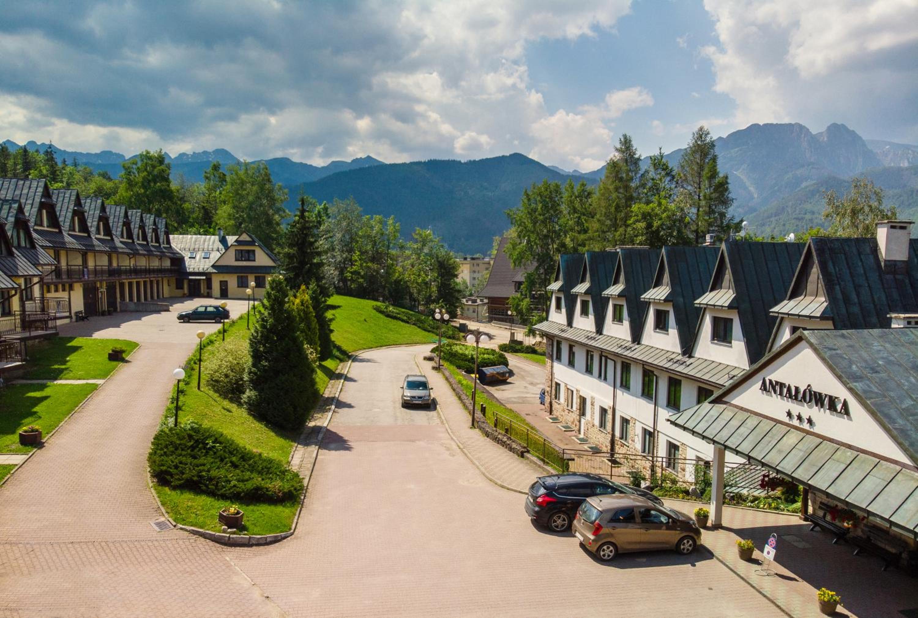 Hotel Kompleks Antałówka Termy & Med - Image 1