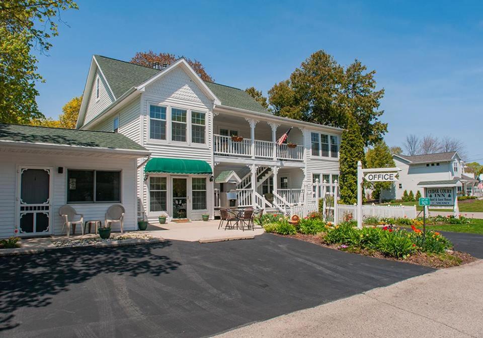 Cedar Court Inn