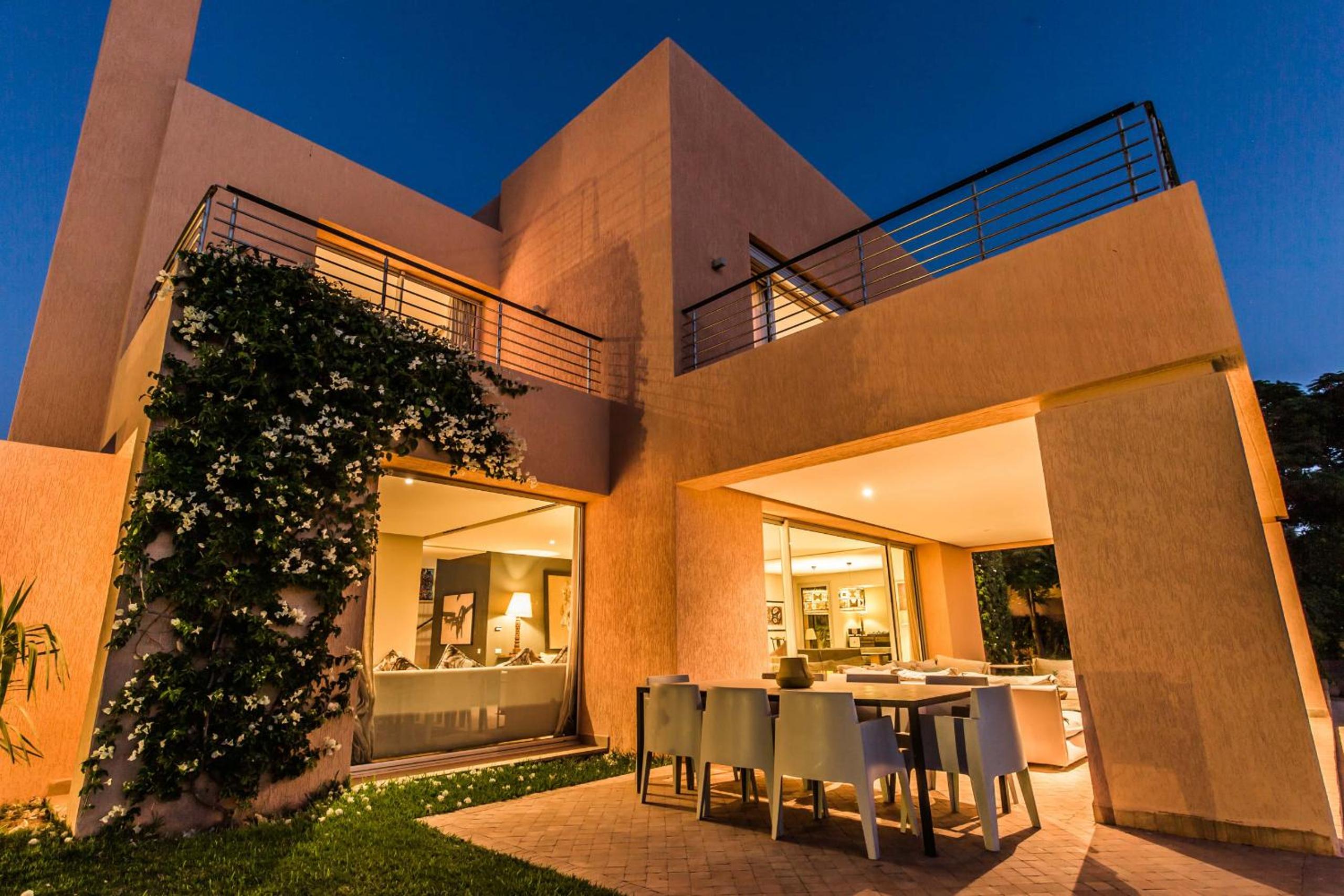 Al Maaden 132 - Luxury front line golf villa with heated pool view 2