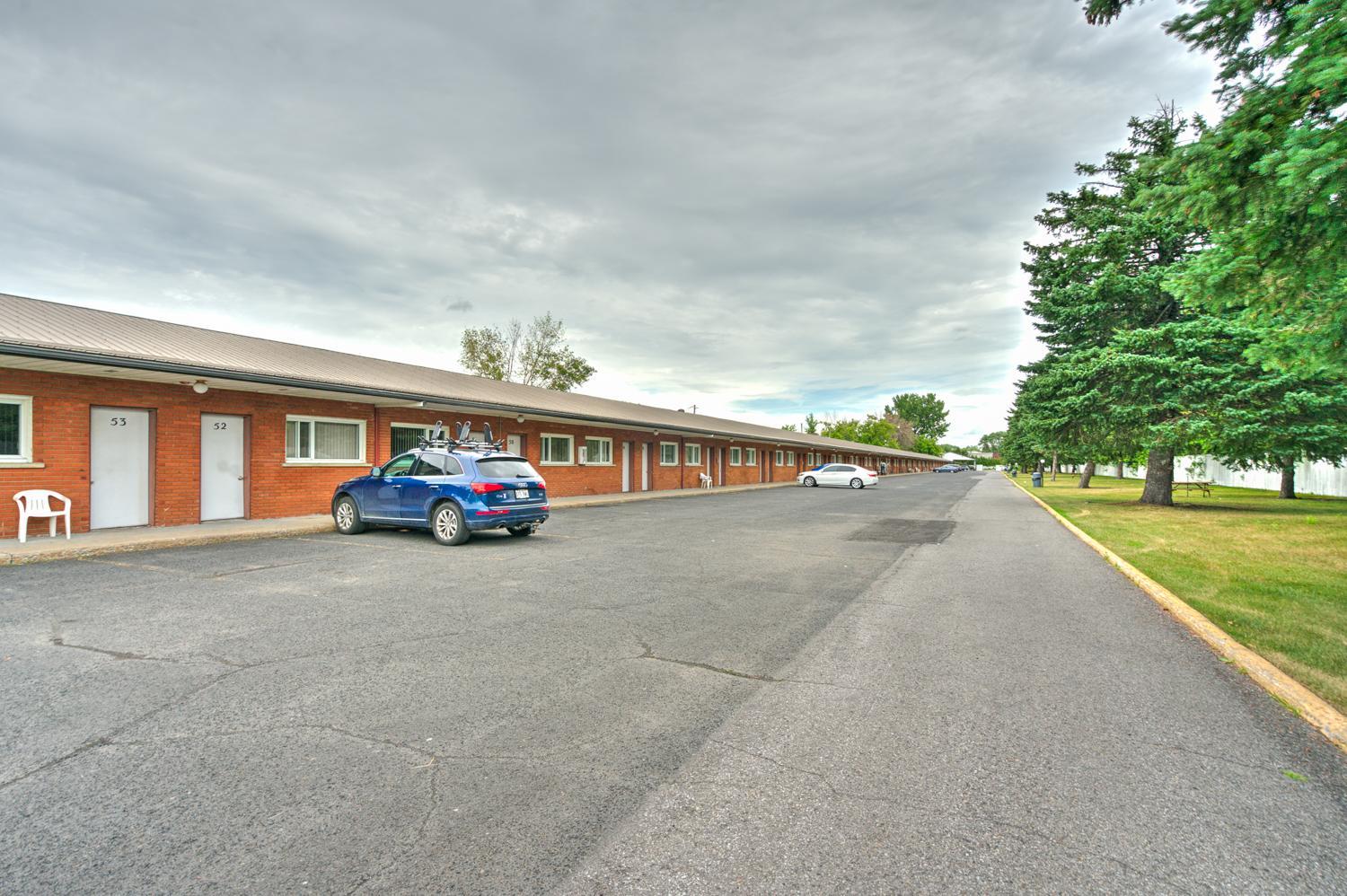 Motel R-100