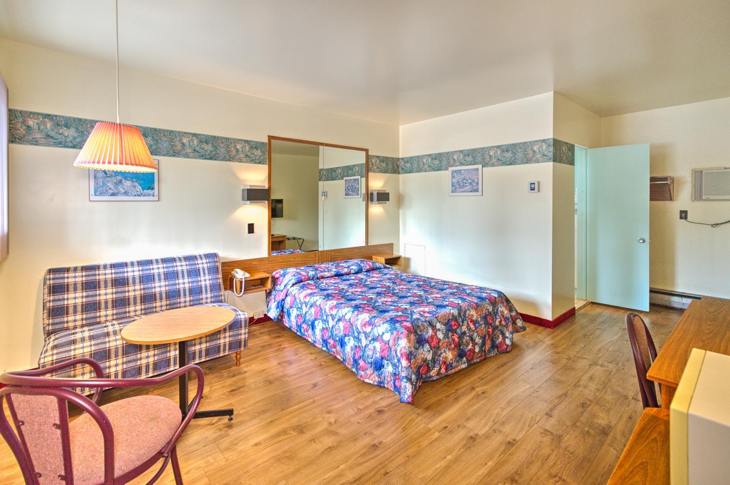 Motel R-100