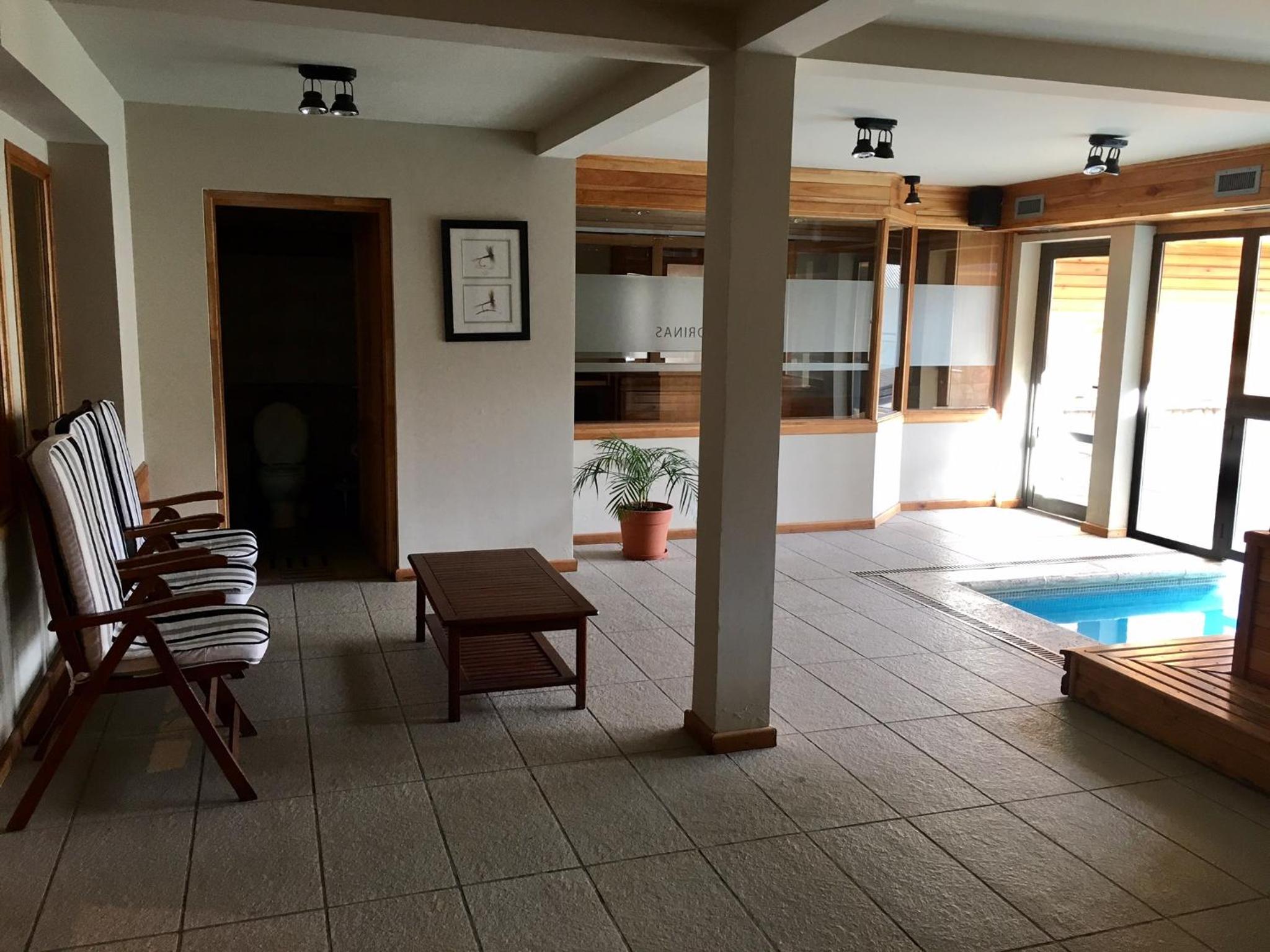 Monoambiente amplio con piscina