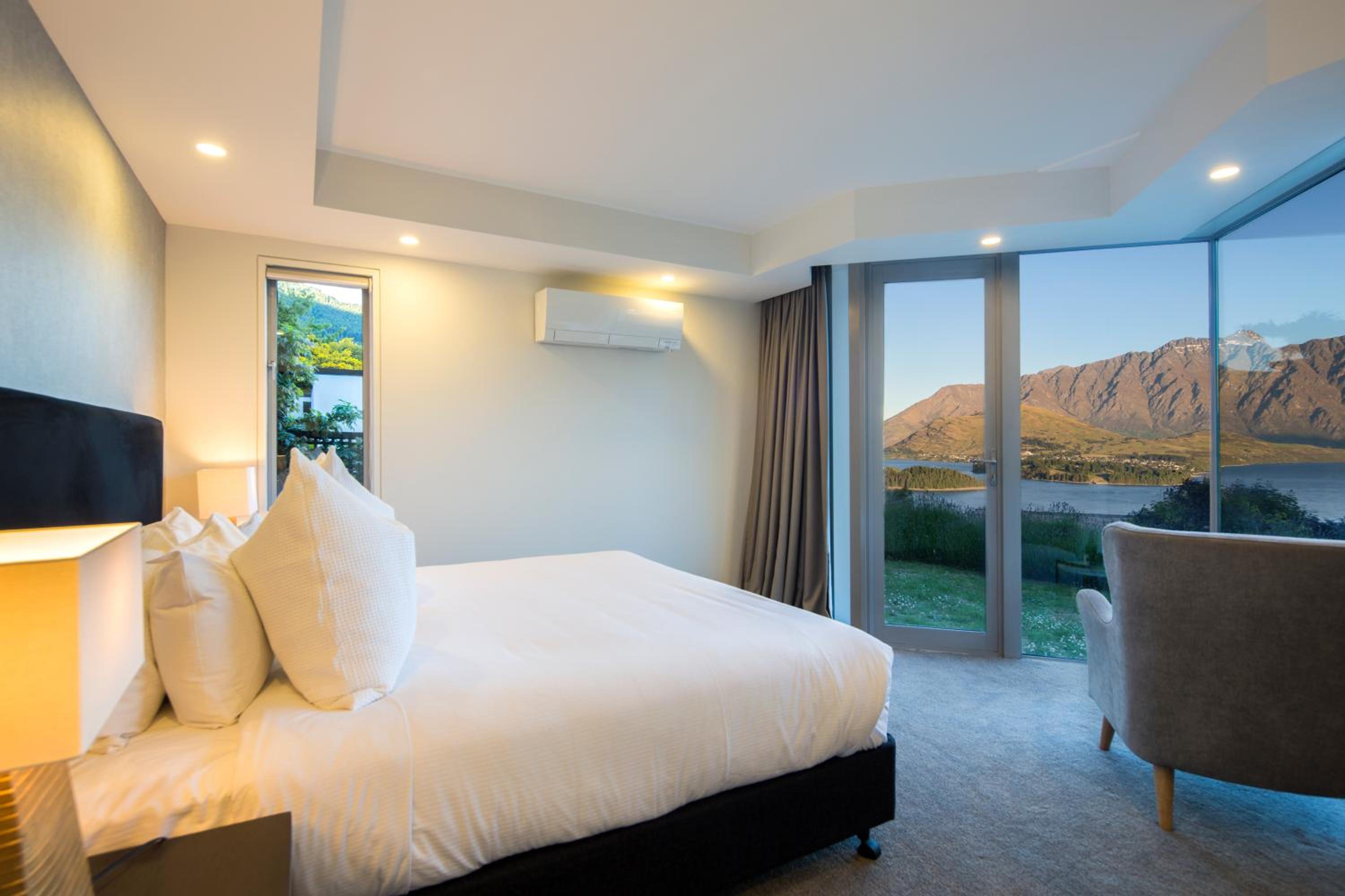 Infinity Collection-Queenstown Luxury House view 4
