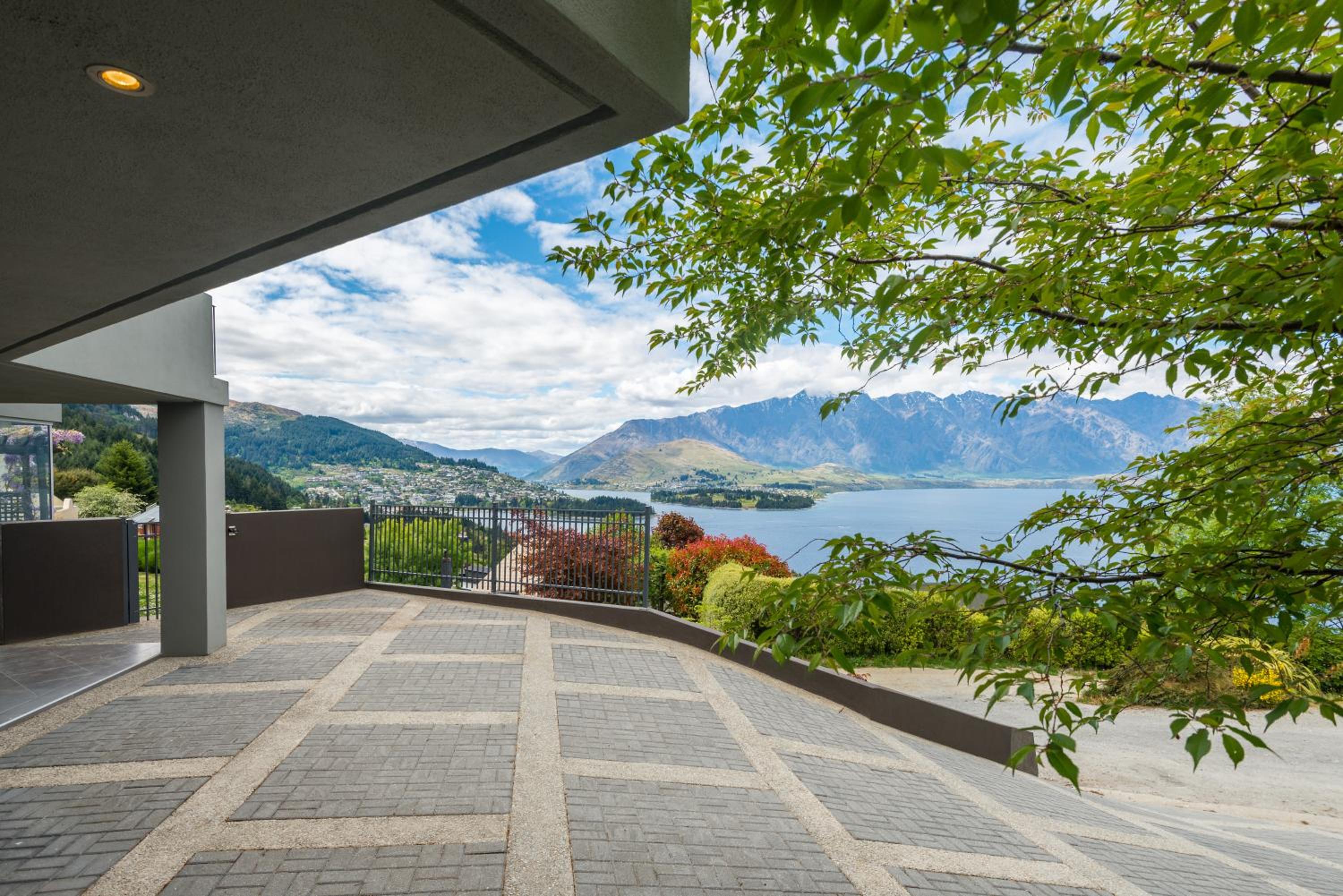 Infinity Collection-Queenstown Luxury House view 3