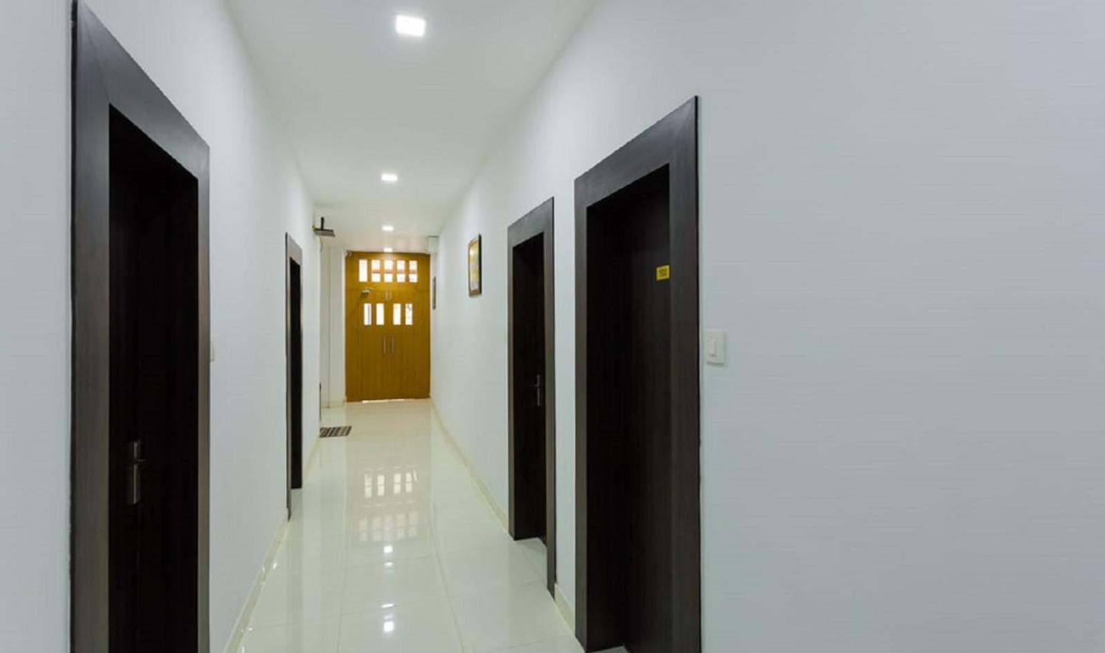 Cochin Vacations - Hotel Kochi Crown - Property Image 2