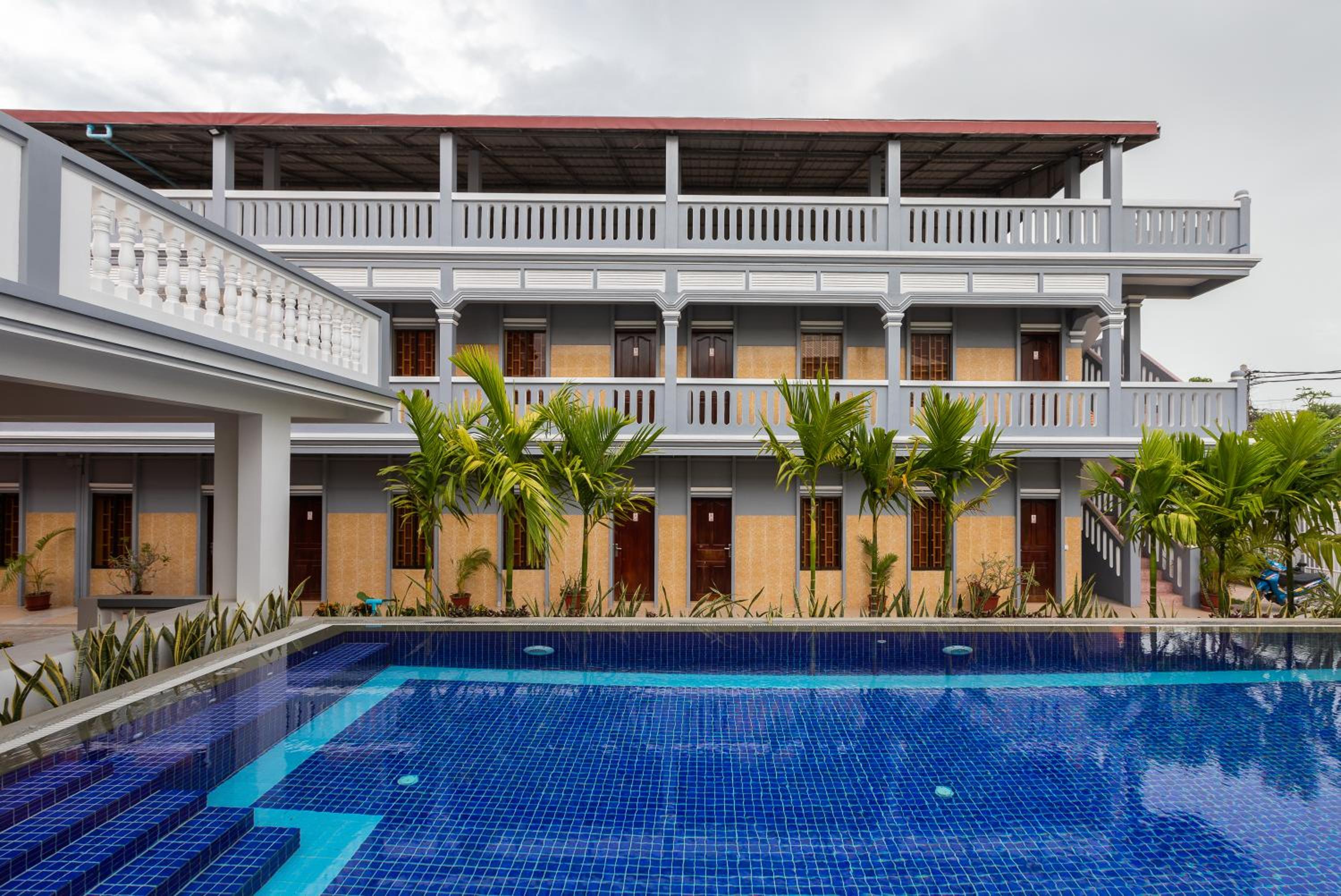 Botoum Hostel