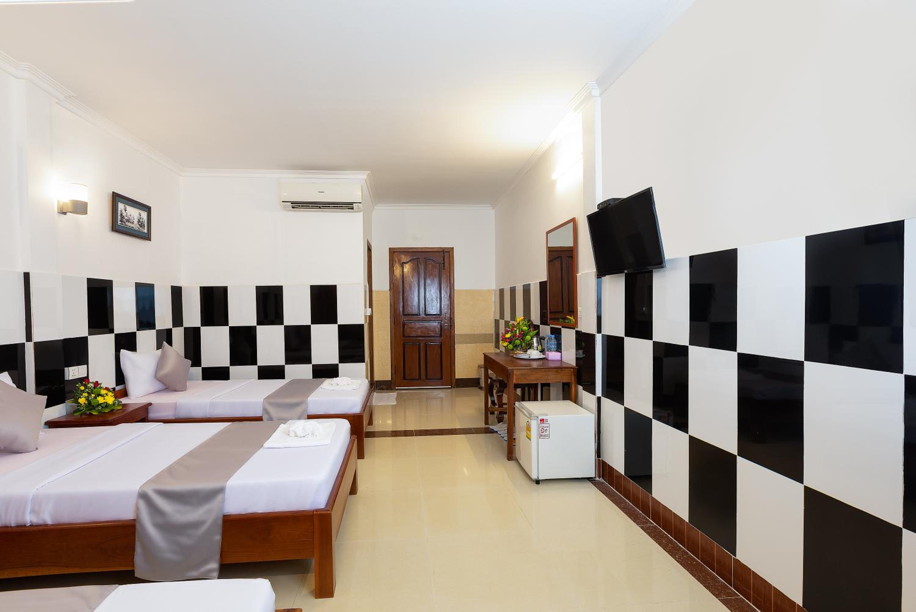 Botoum Hostel