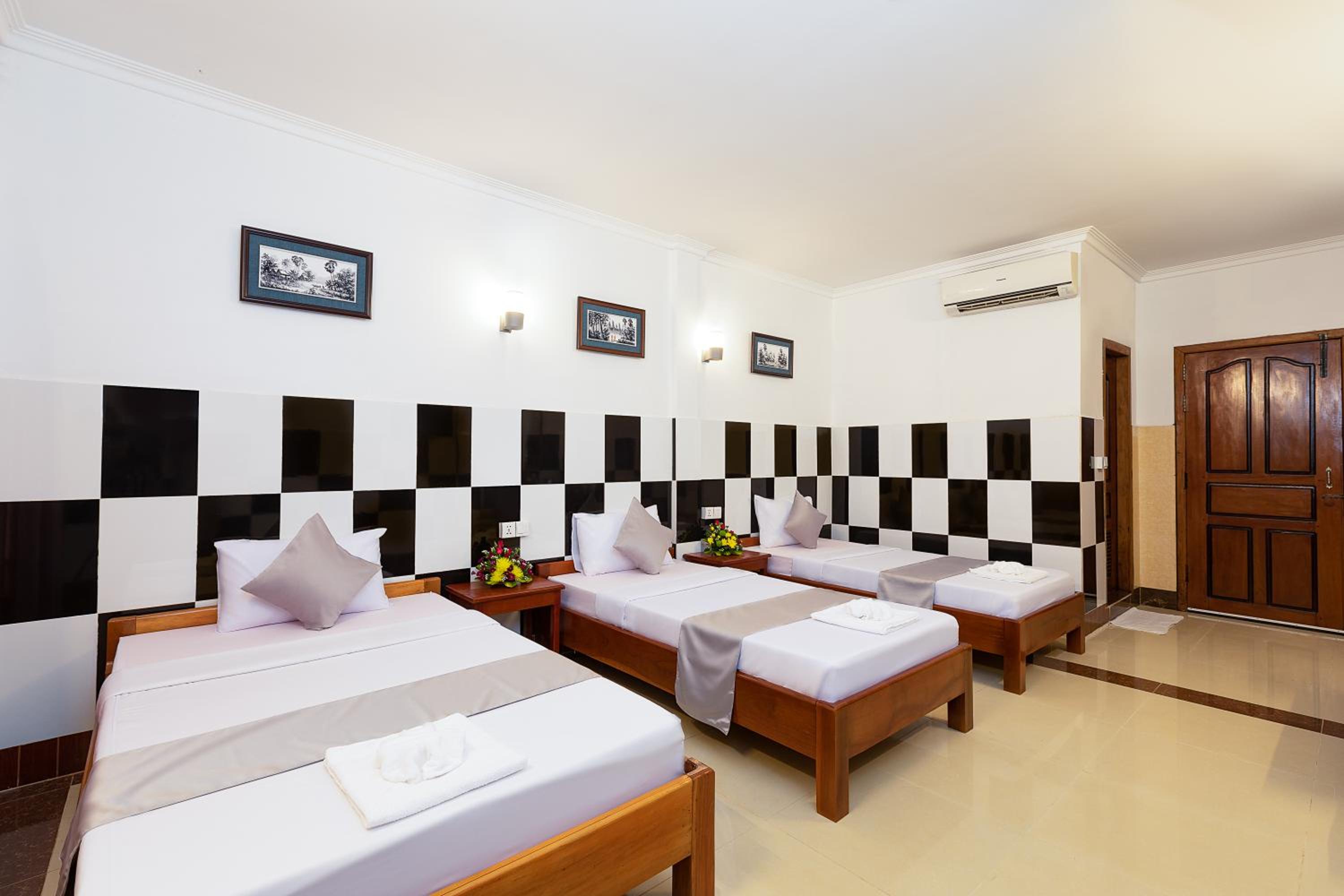 Botoum Hostel