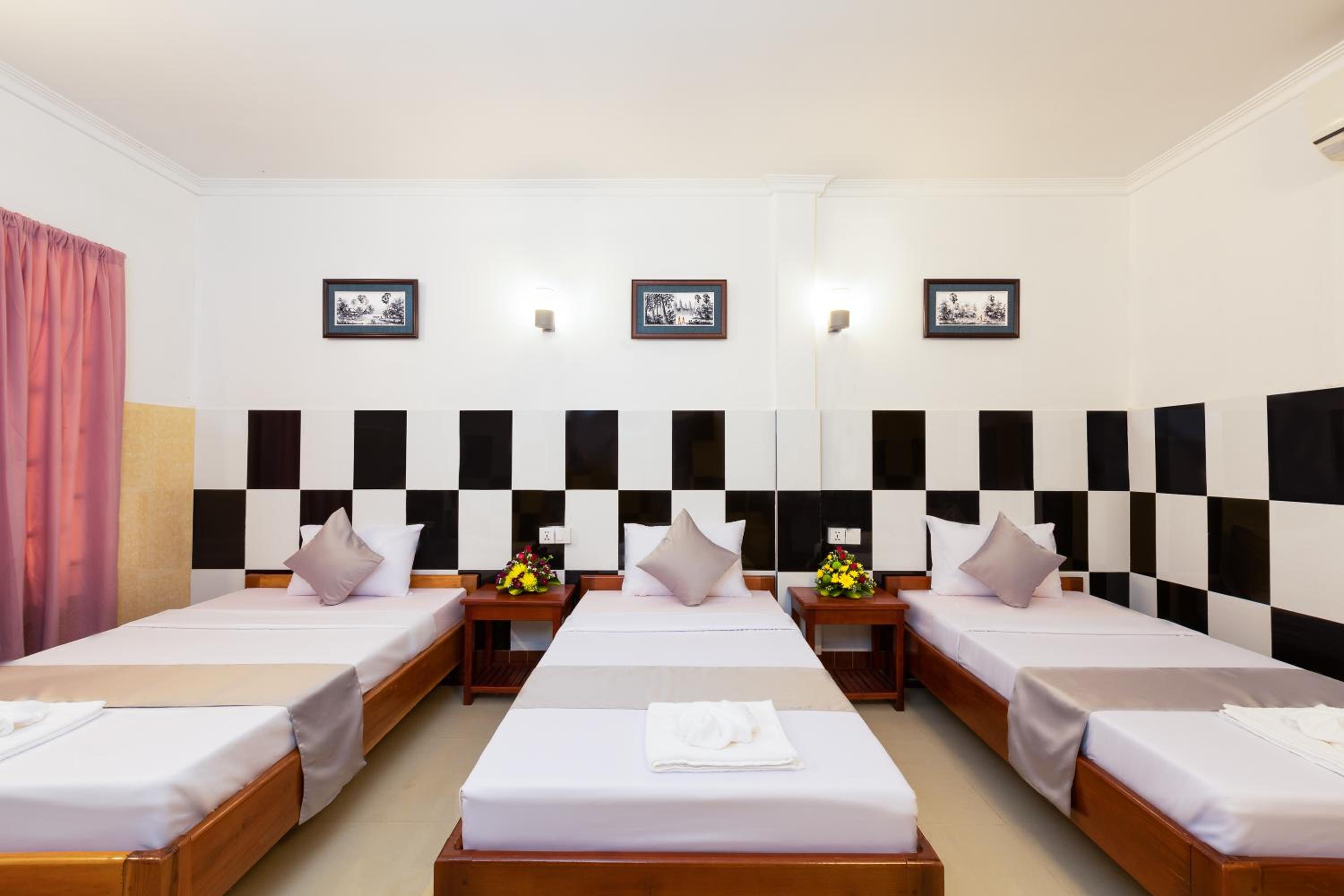 Botoum Hostel