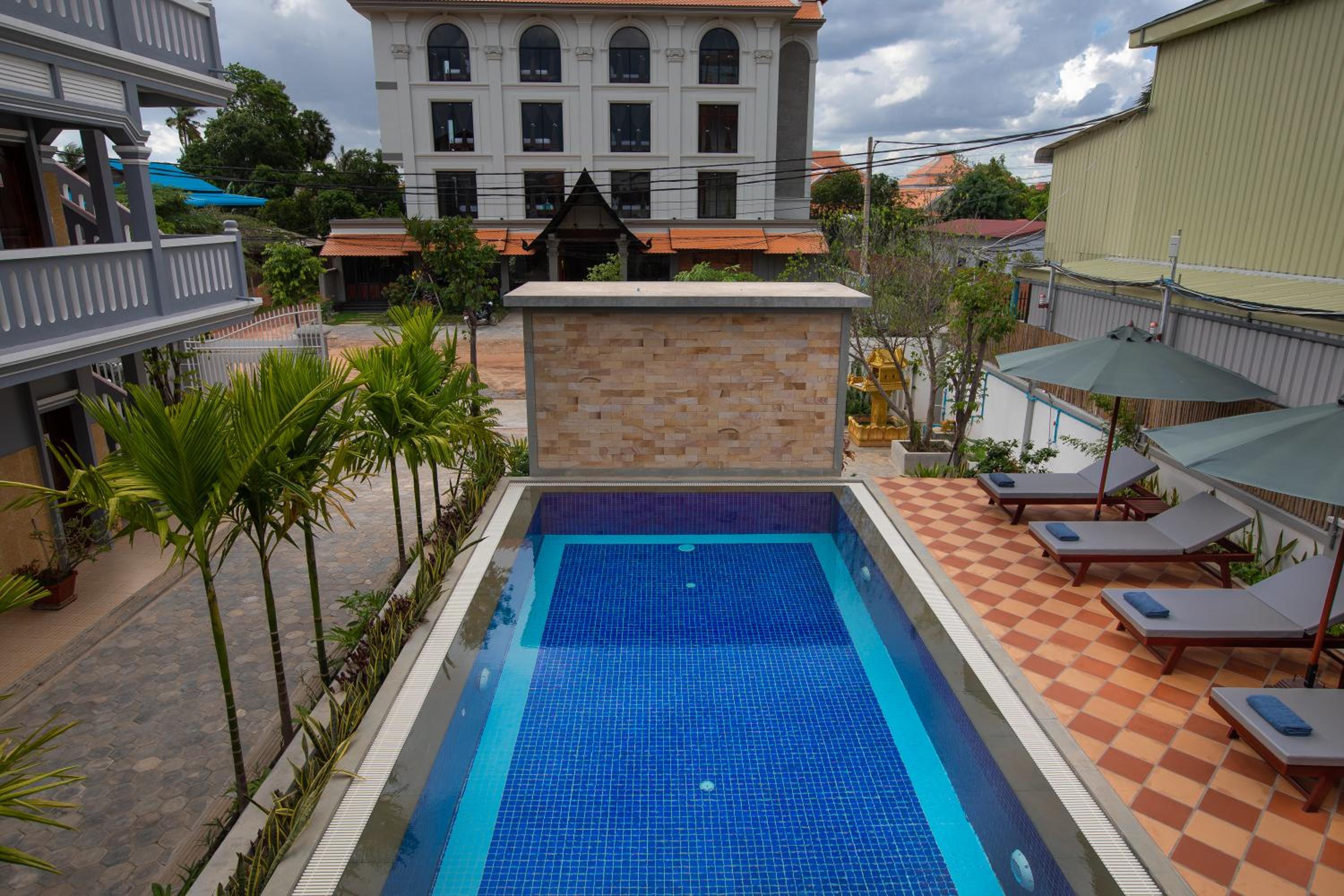 Botoum Hostel