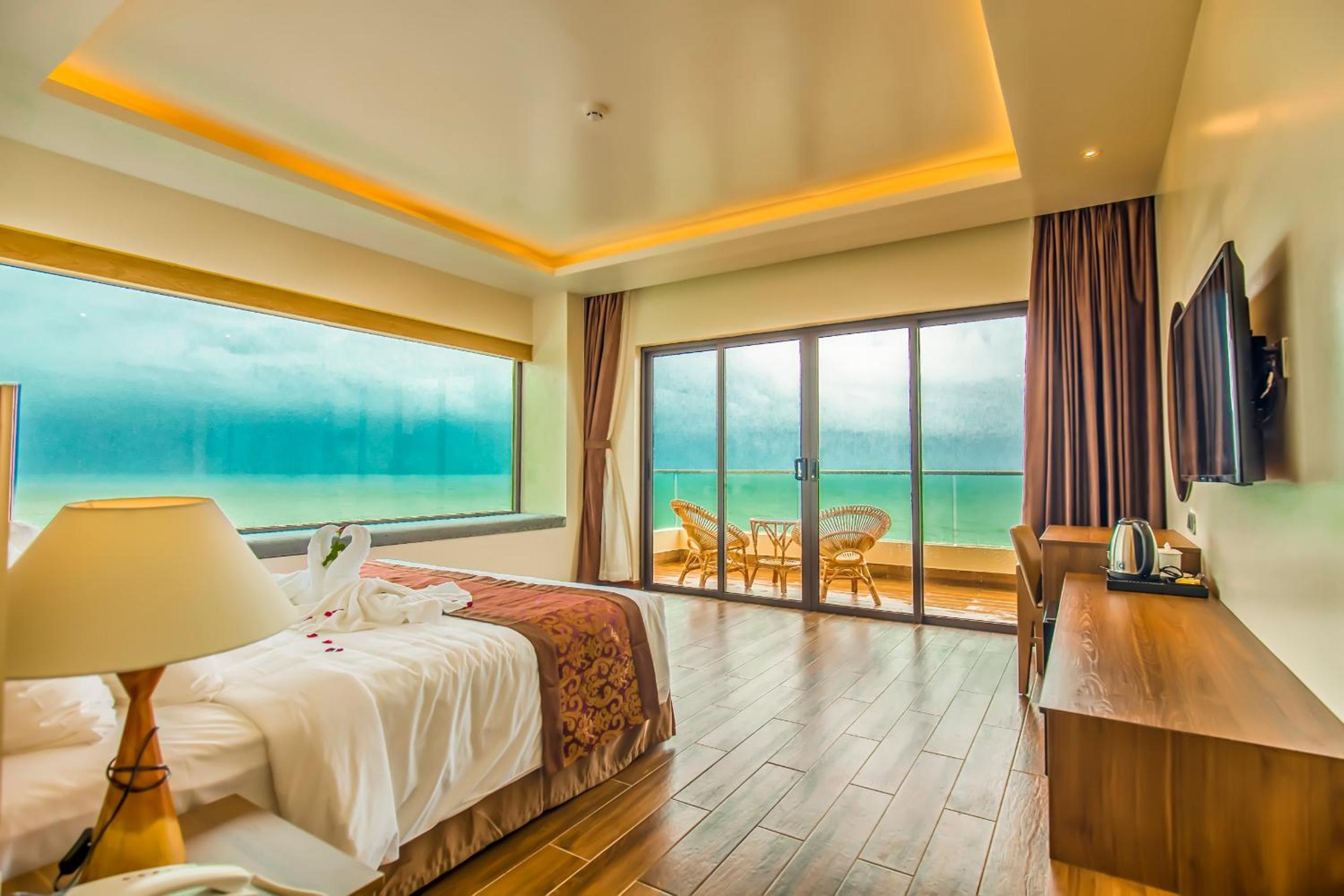Coral Bay Resort