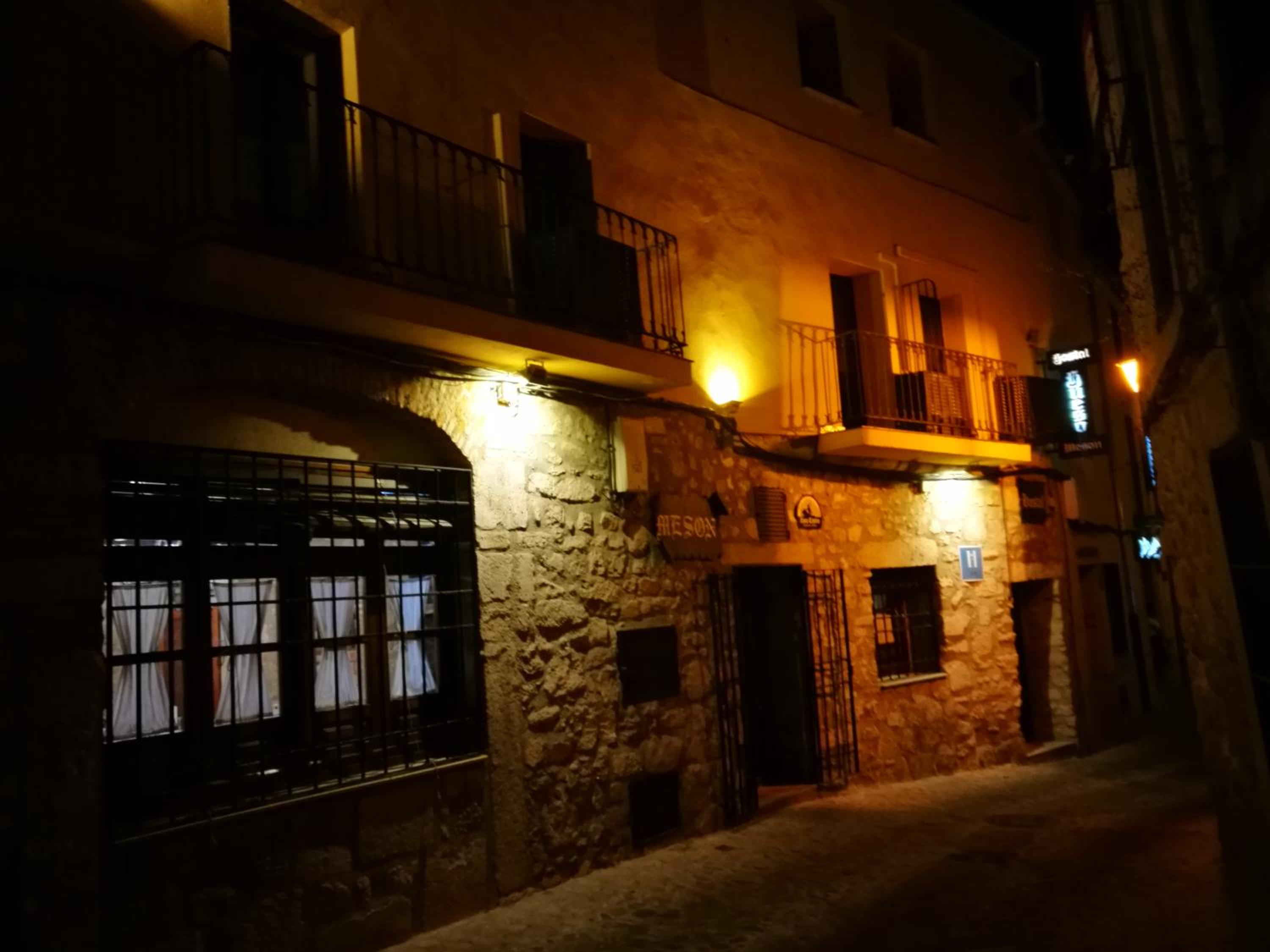 Hostal Hueso