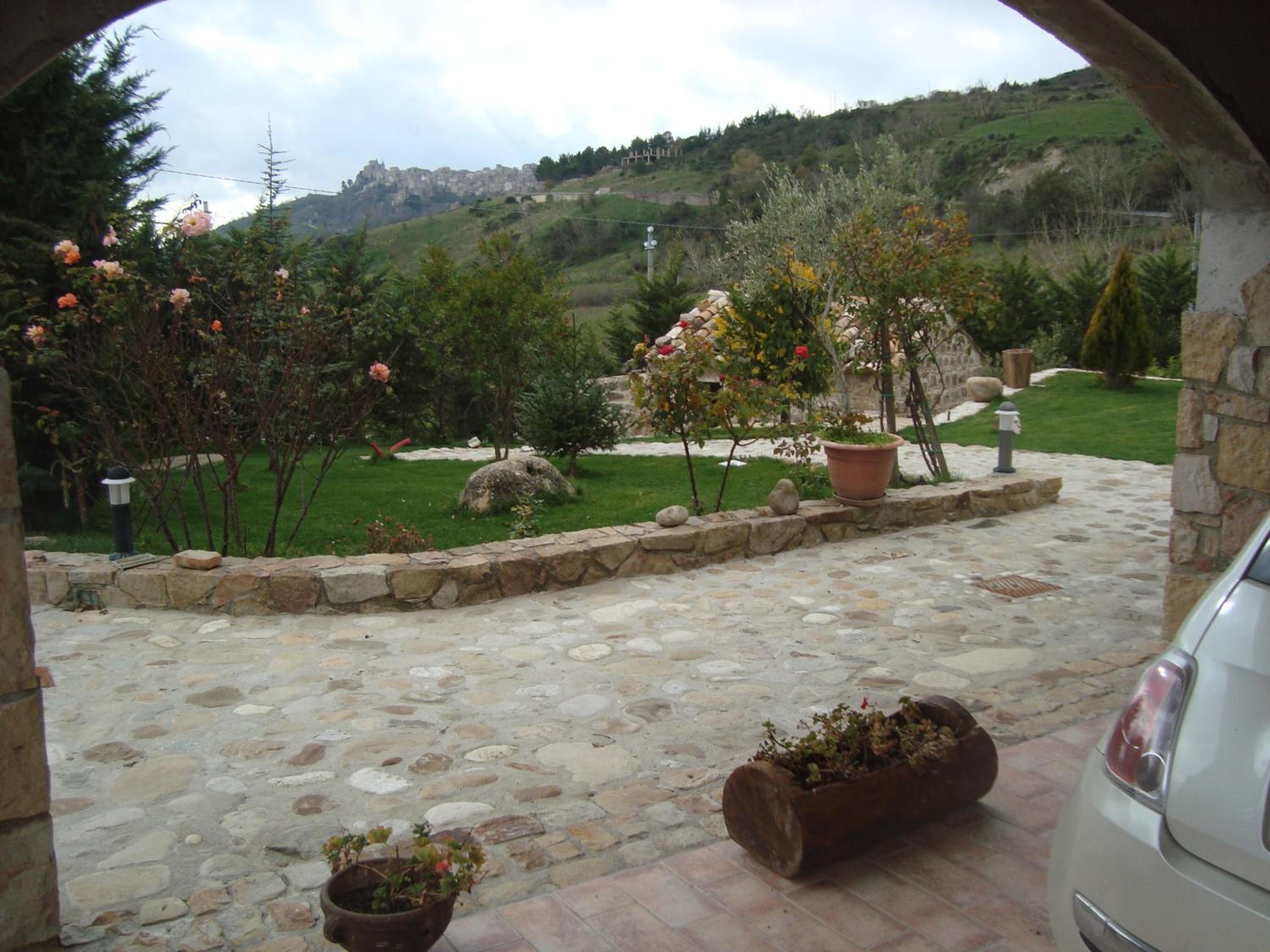 Photo 6