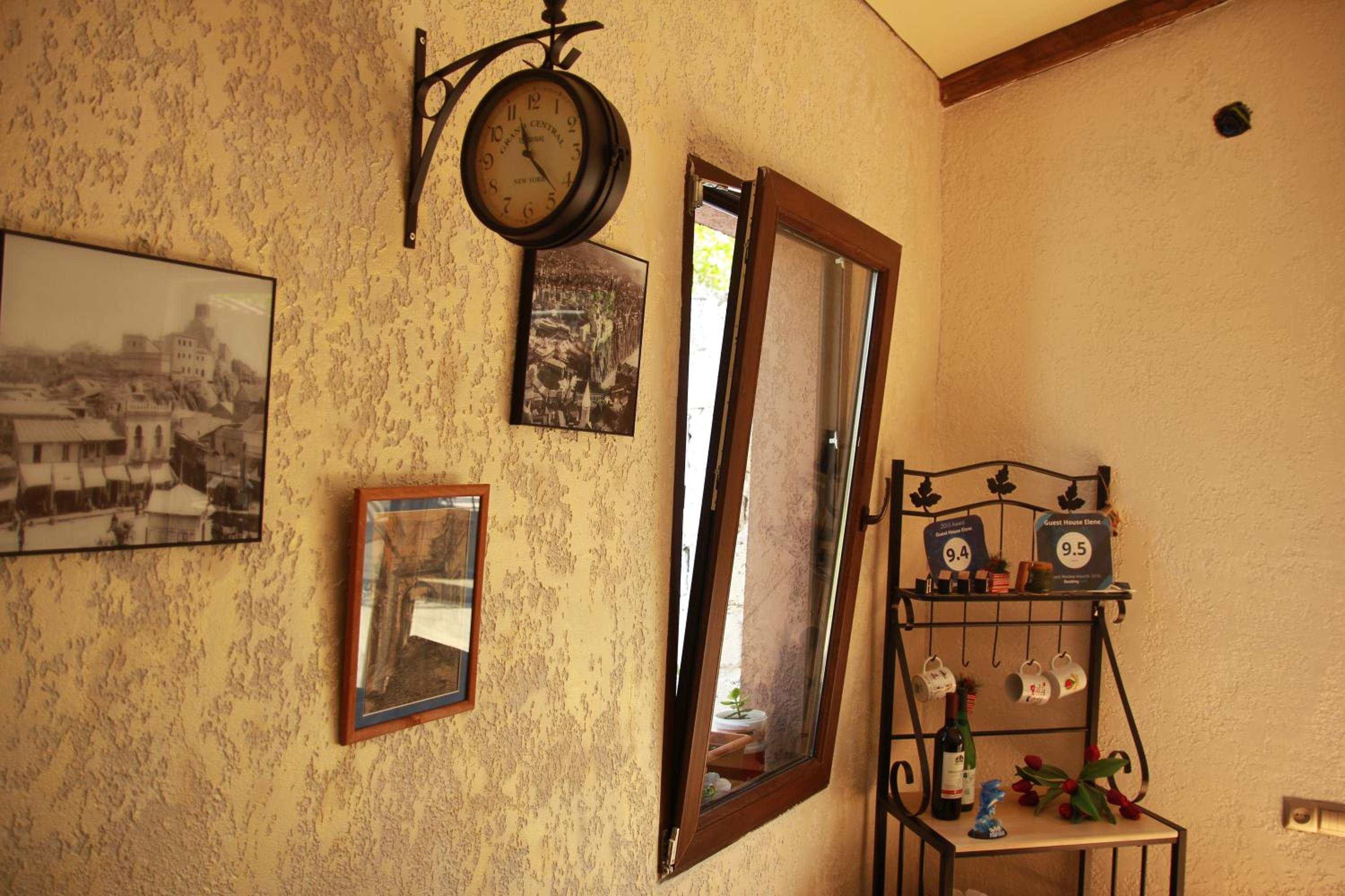 Photo 33