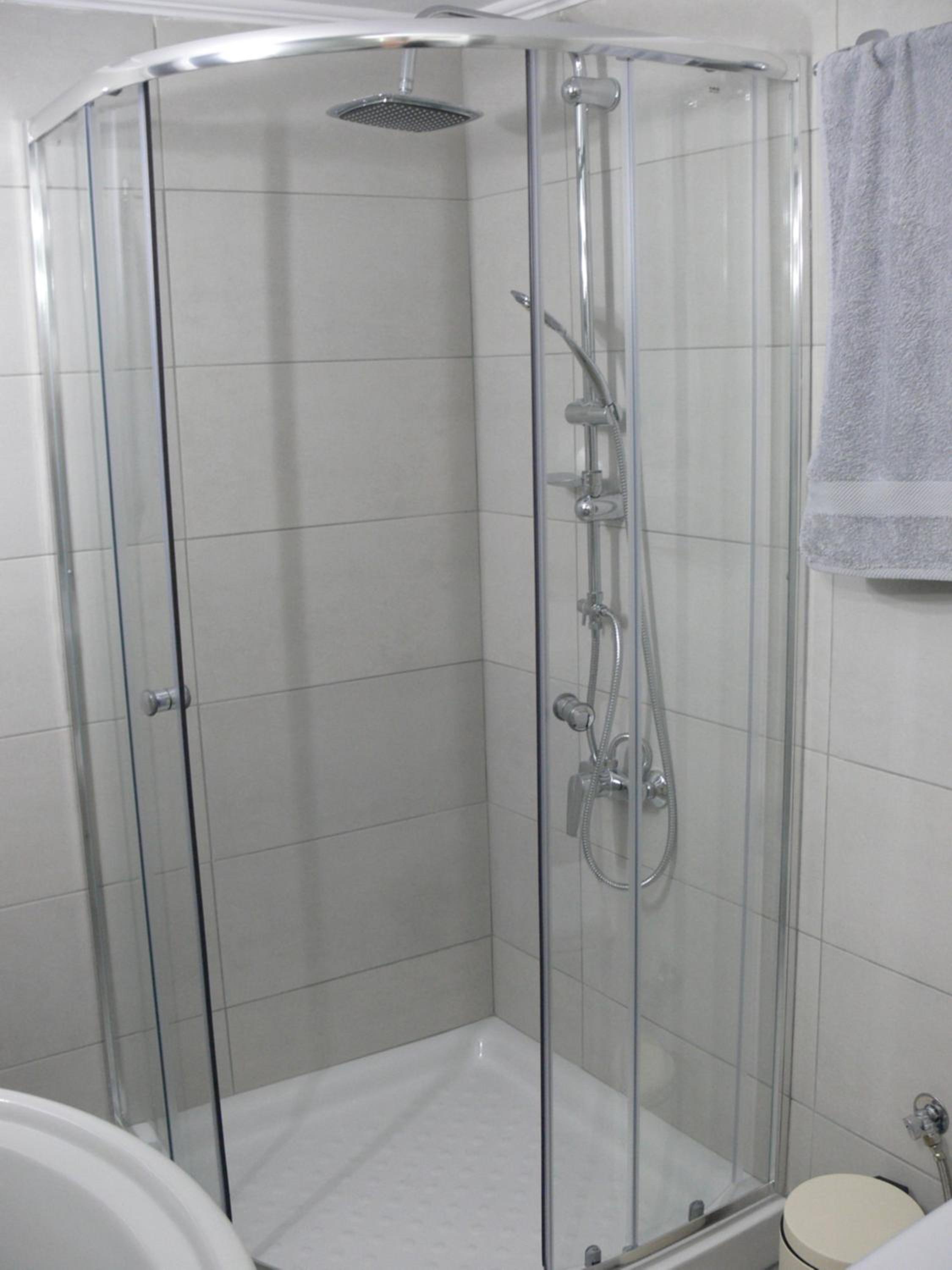 Eleni Apartments