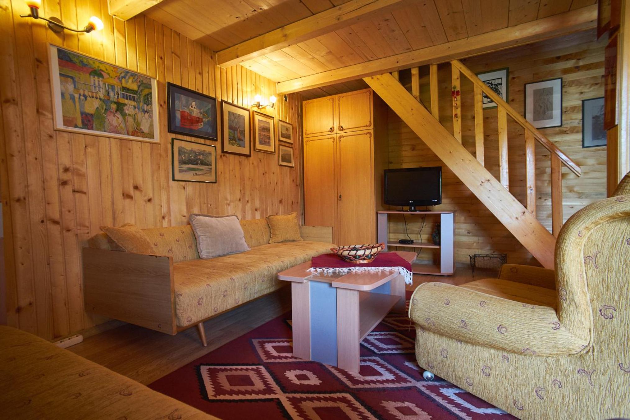 Cottage Walnut view 2