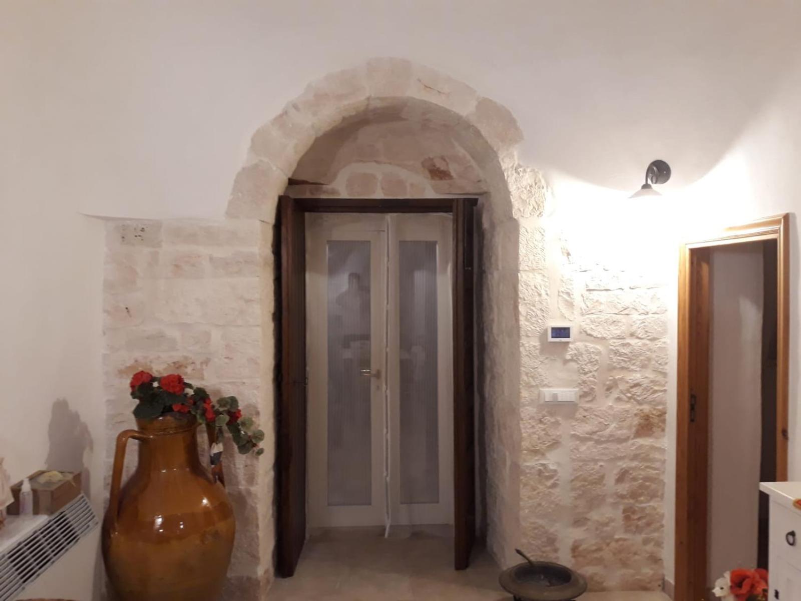 Trullo Vito in Valle D itria con piscina view 3