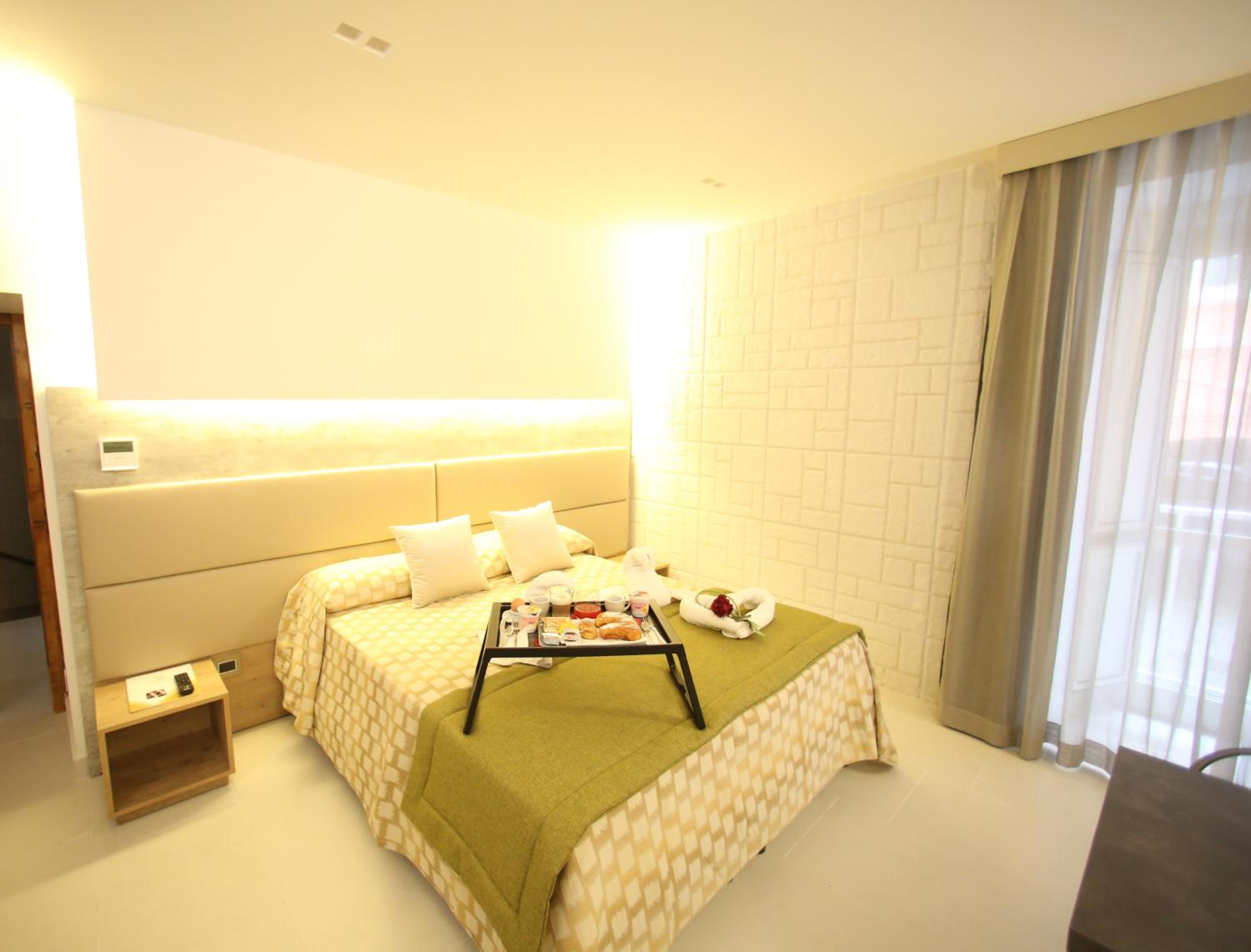 Relais Piazza Del Plebiscito B&B