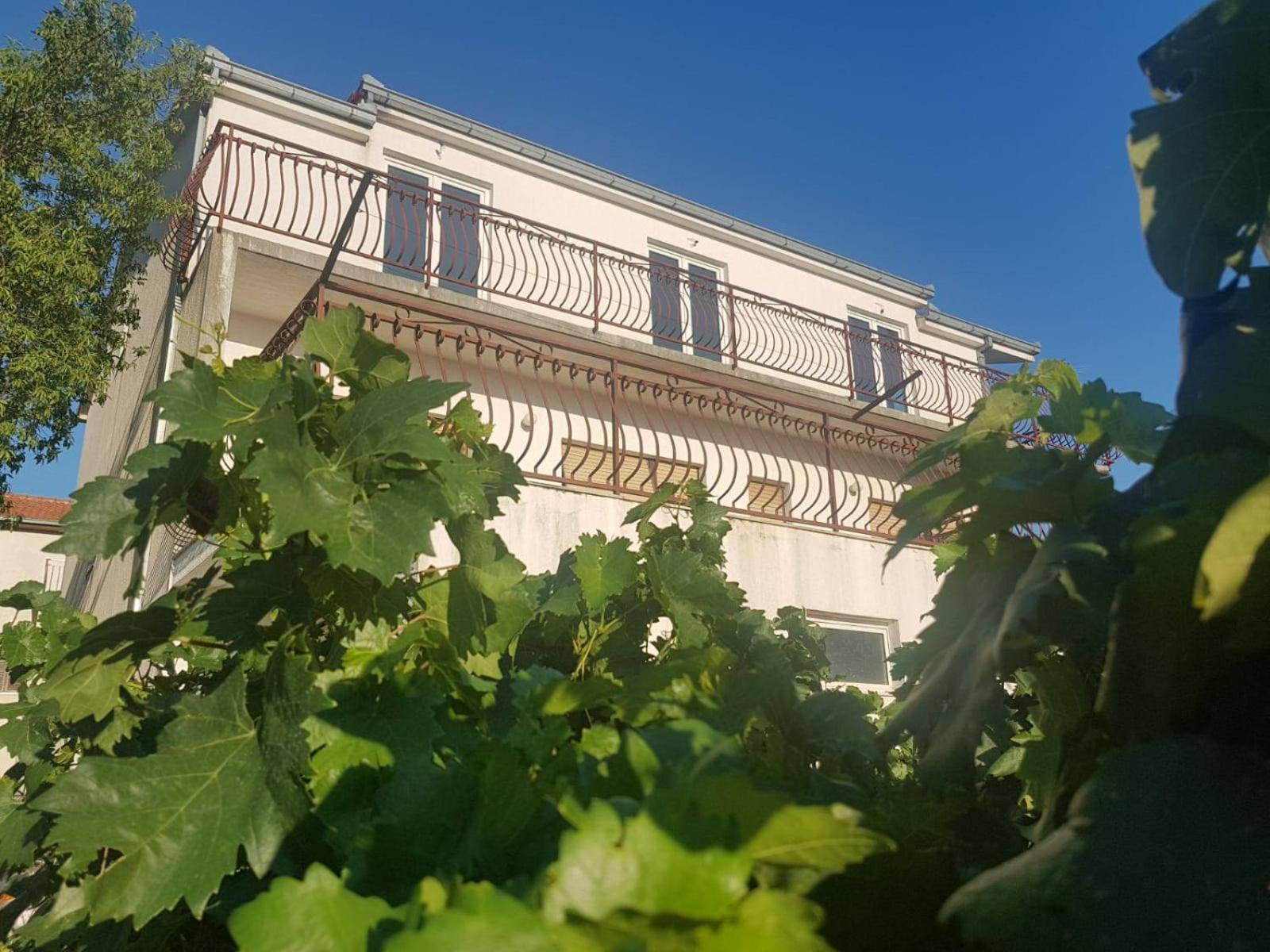 Apartments Majić