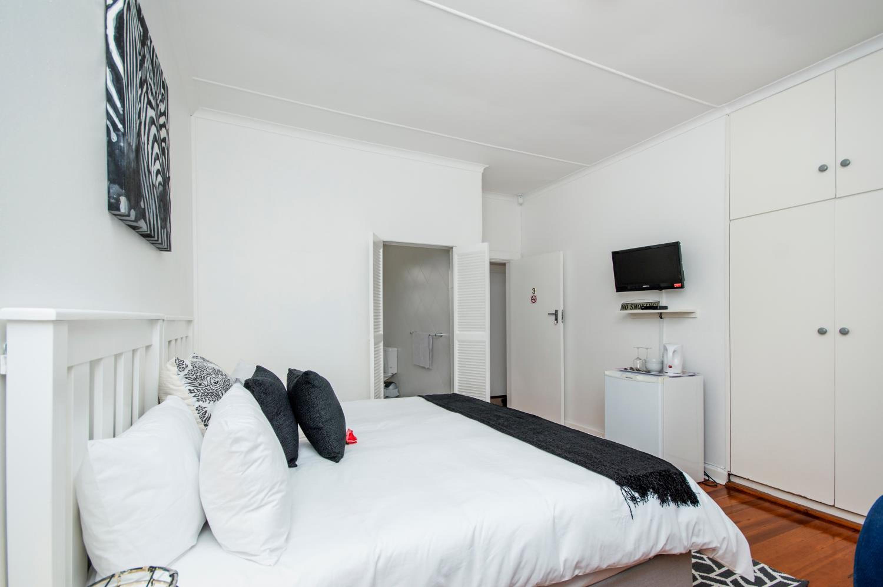 Emabaleni Guest House PTY LTD