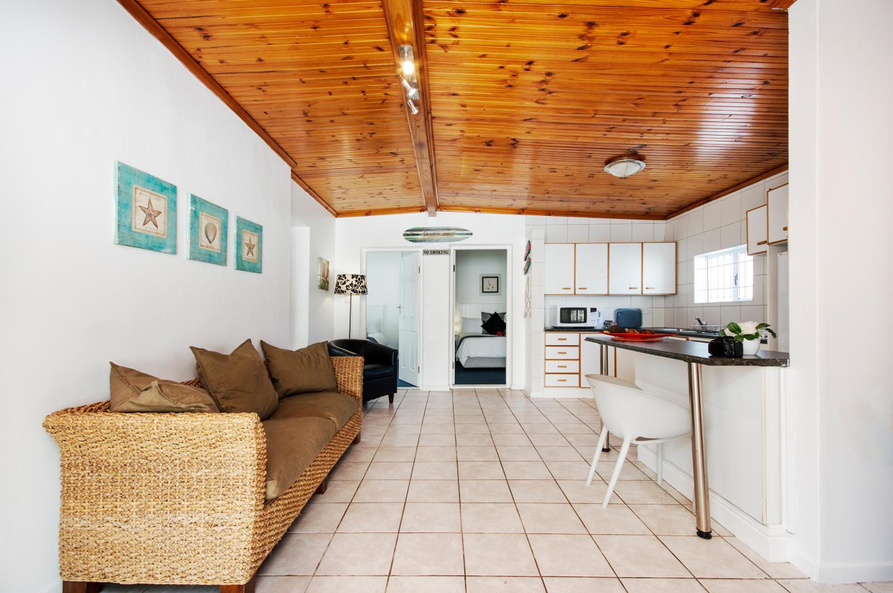 Emabaleni Guest House PTY LTD