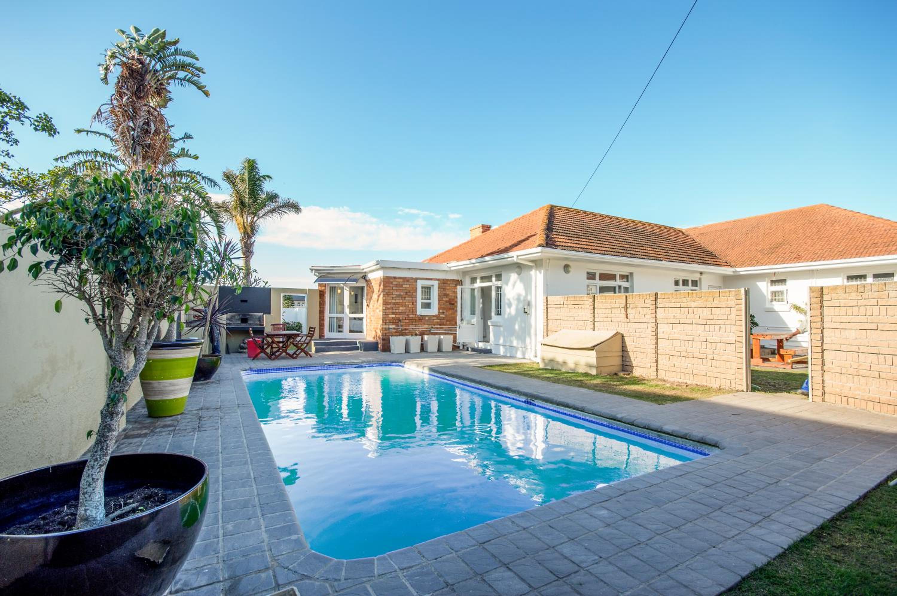 Emabaleni Guest House PTY LTD