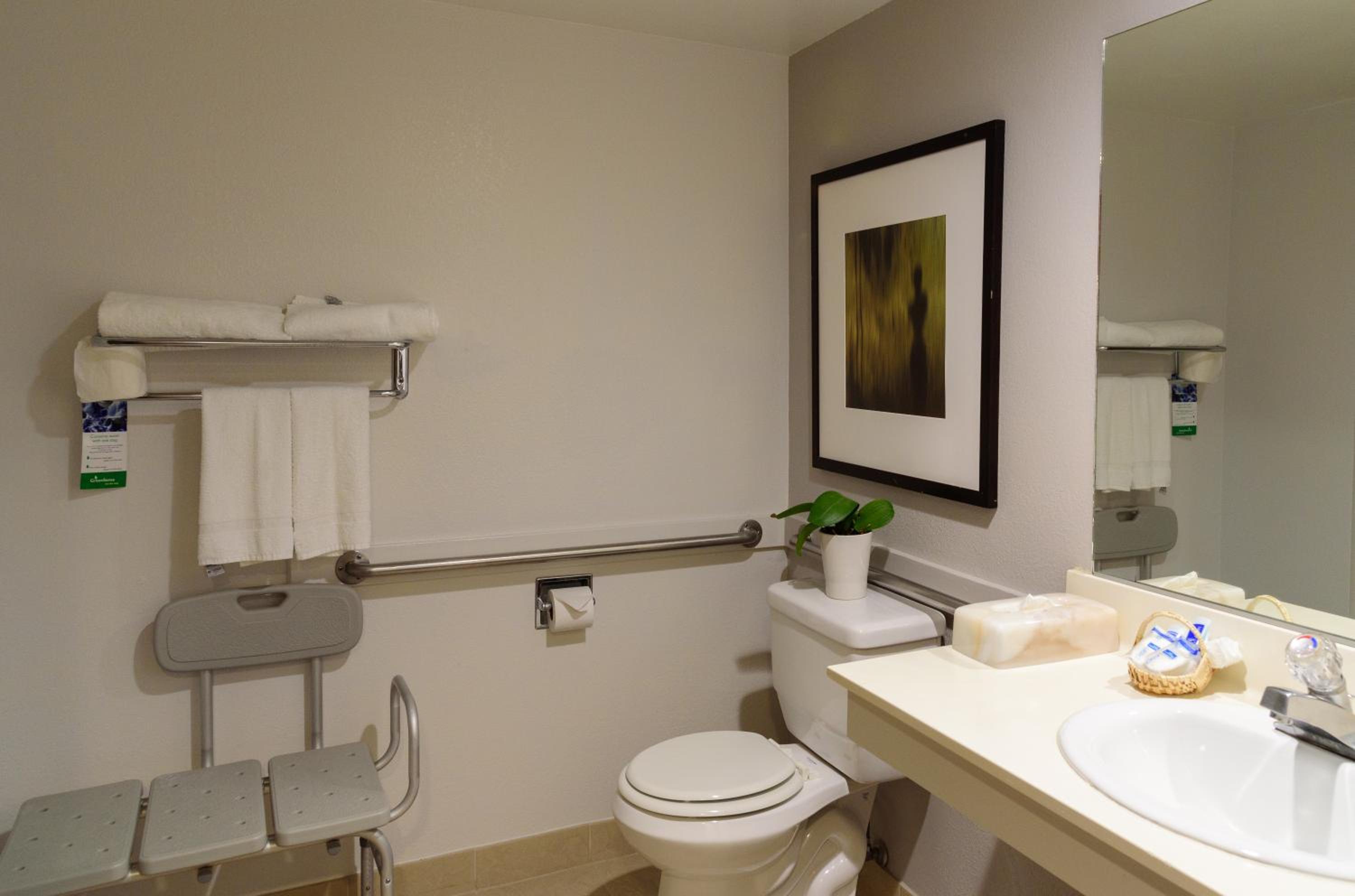 Ridgecrest Vacations - Heritage Inn  Suites Ridgecrest - China Lake - Property Image 3