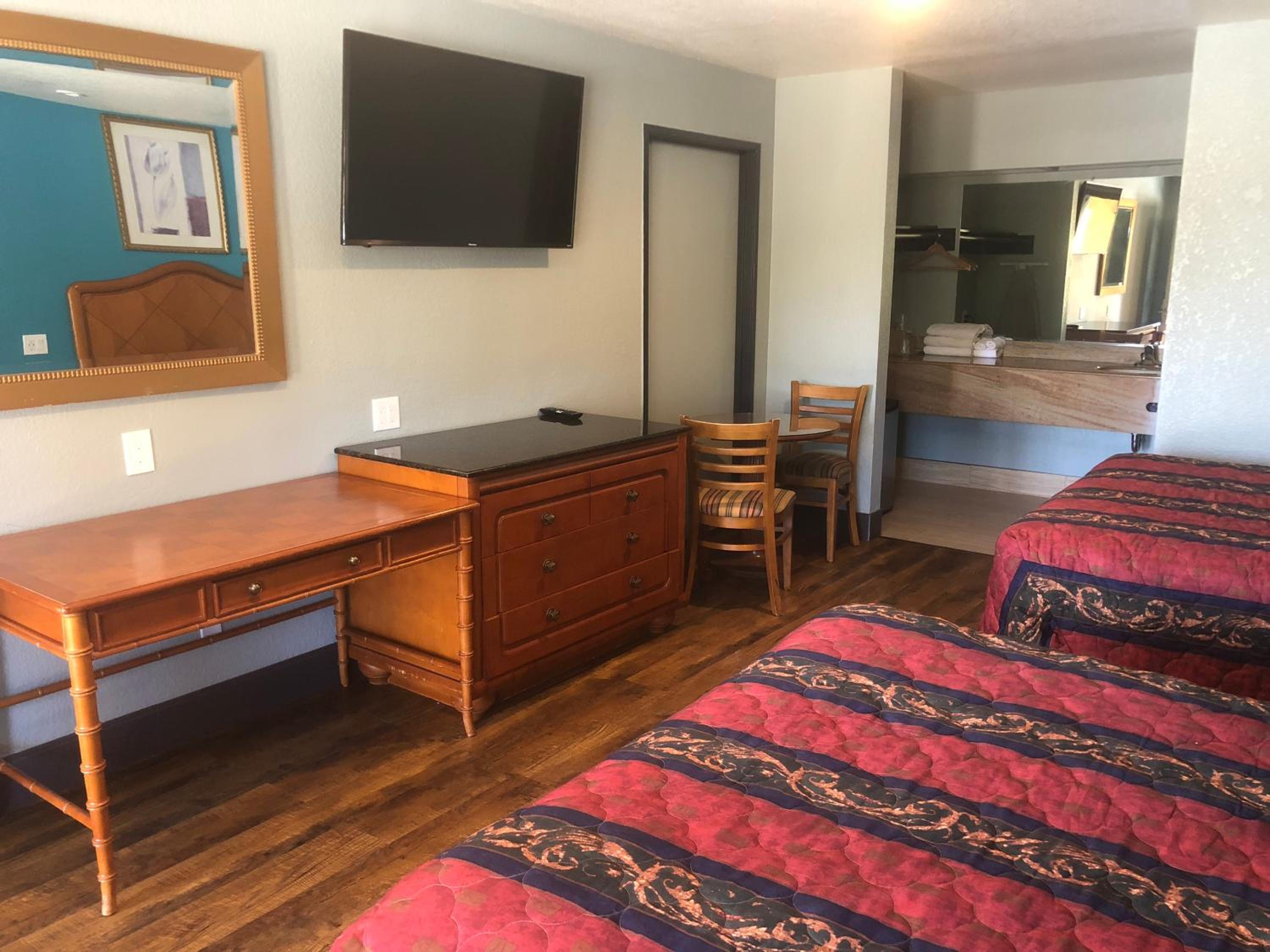 Travelers Inn view 4