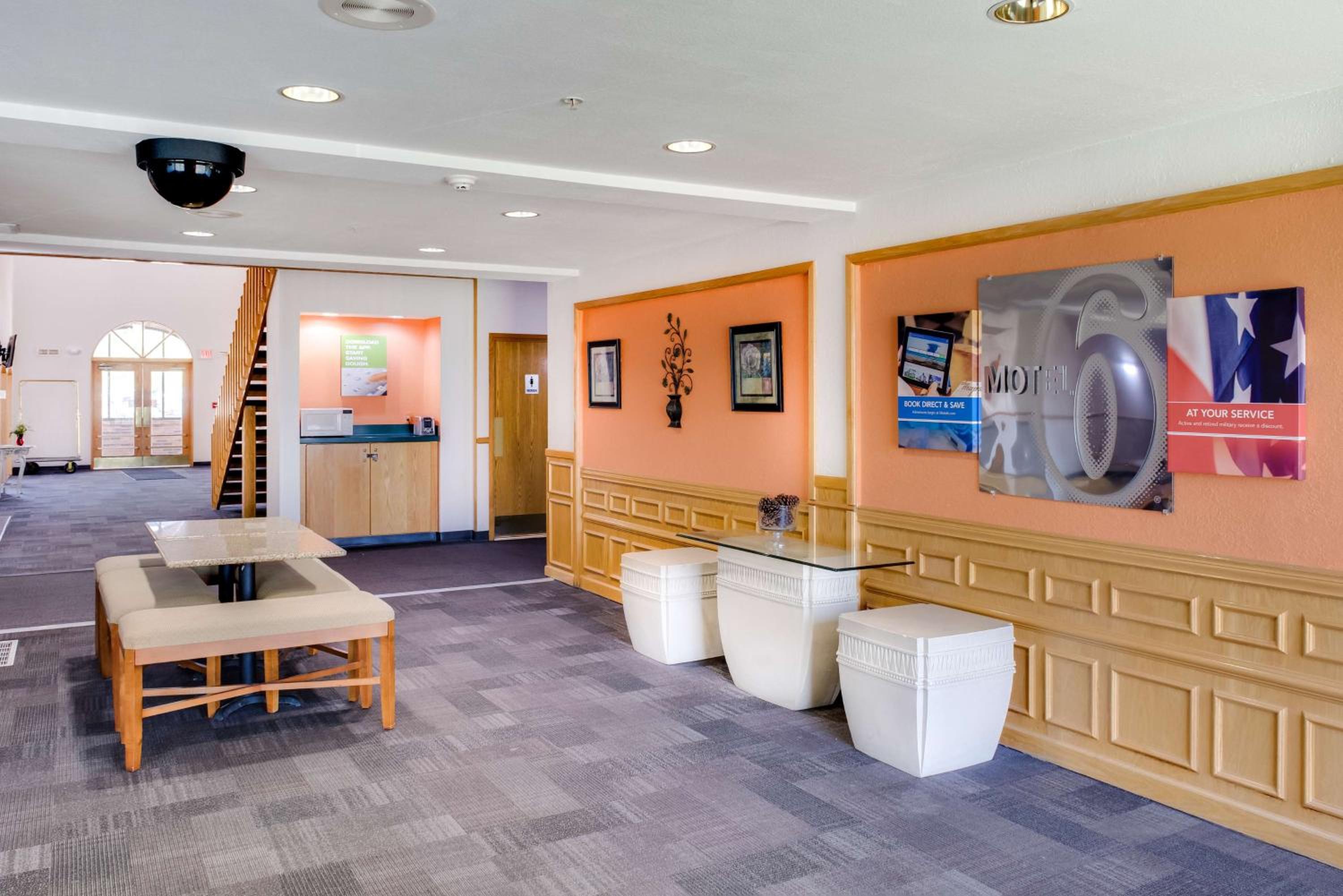 Richmond Vacations - Motel 6-Richmond, IN - Property Image 6