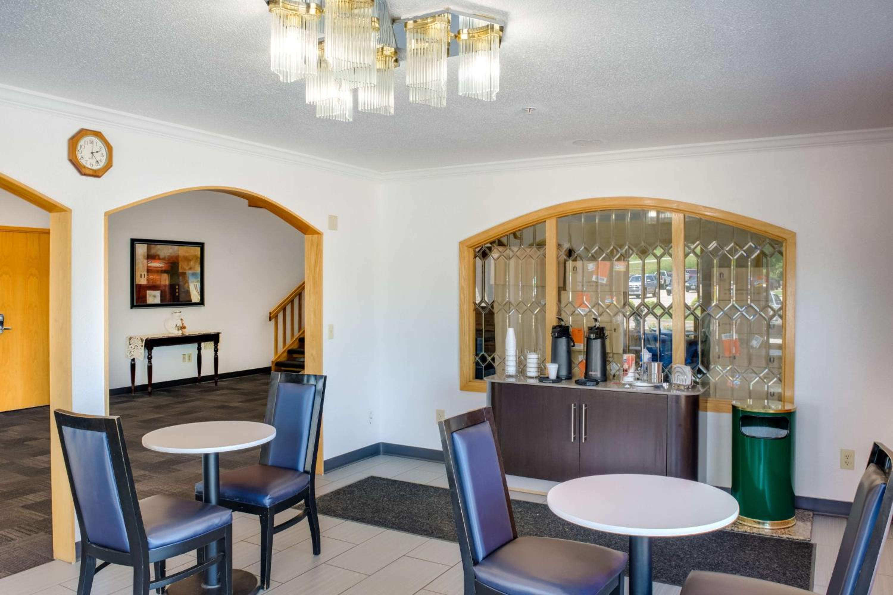 Richmond Vacations - Motel 6-Richmond, IN - Property Image 7