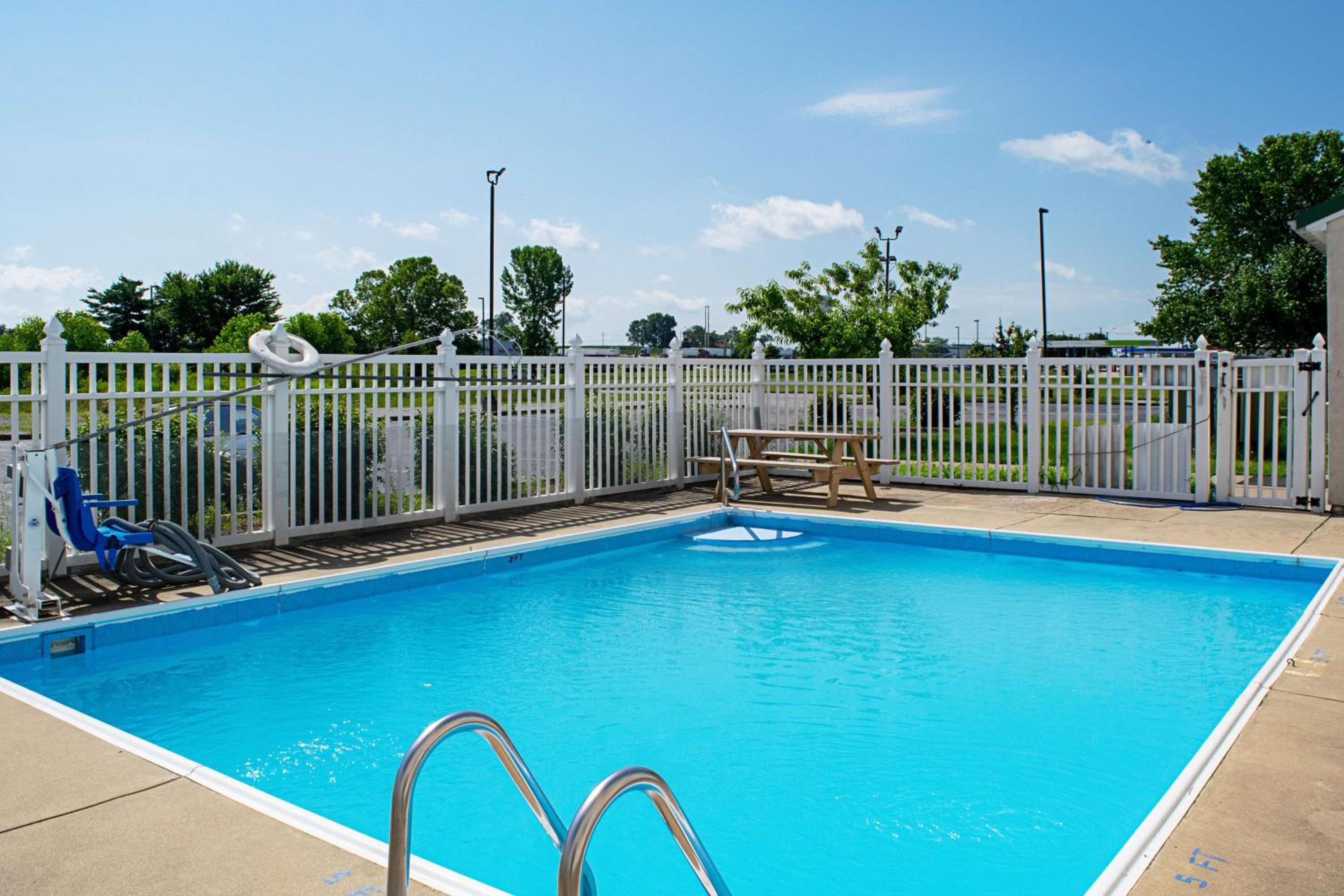 Seymour Vacations - Motel 6-Seymour, IN - North - Property Image 19