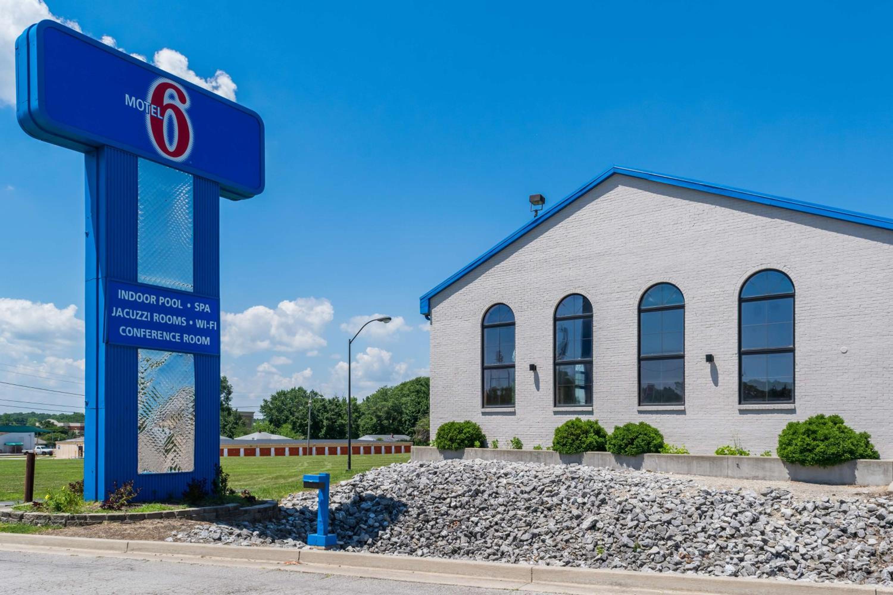 Richmond Vacations - Motel 6-Richmond, IN - Property Image 1