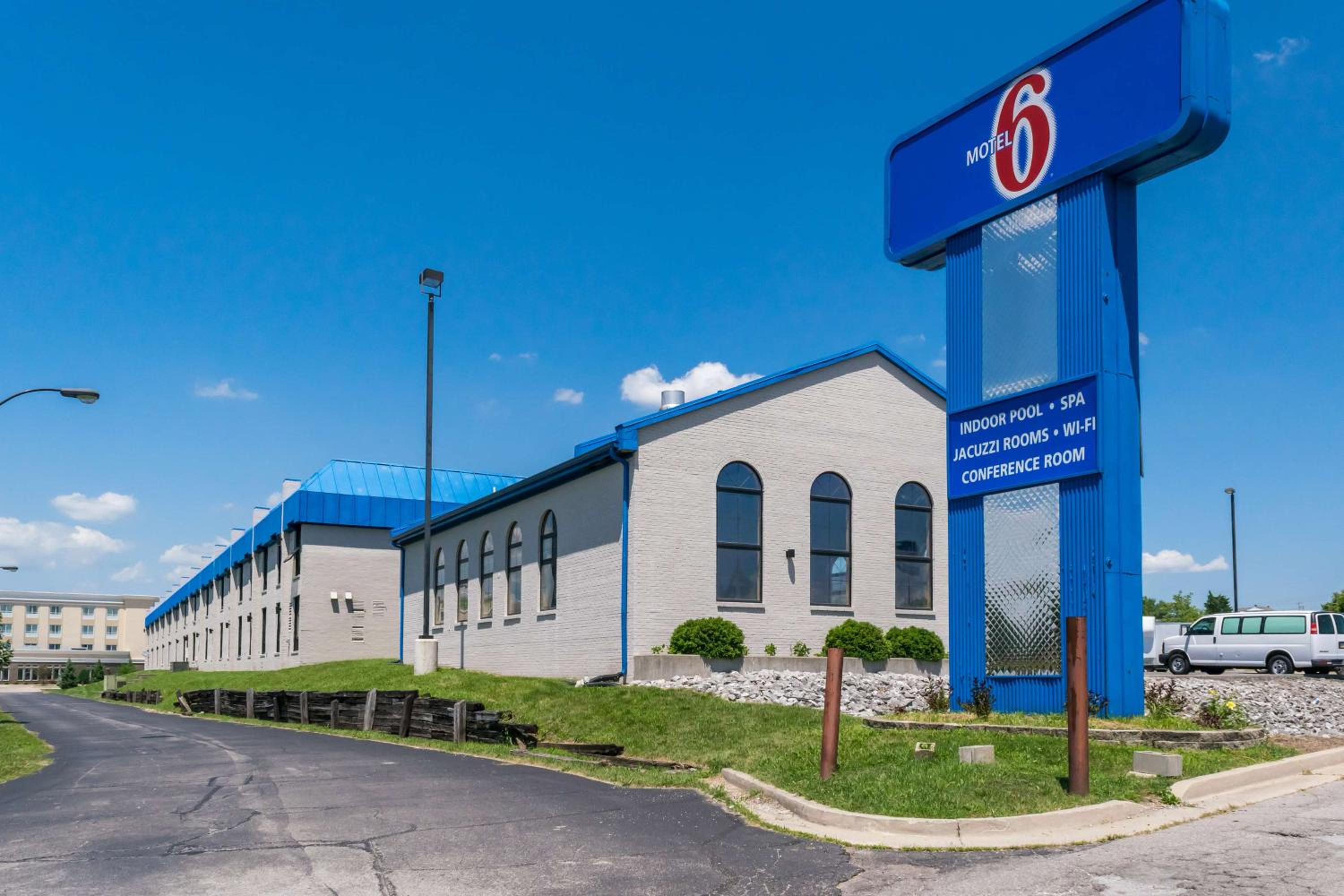 Richmond Vacations - Motel 6-Richmond, IN - Property Image 4