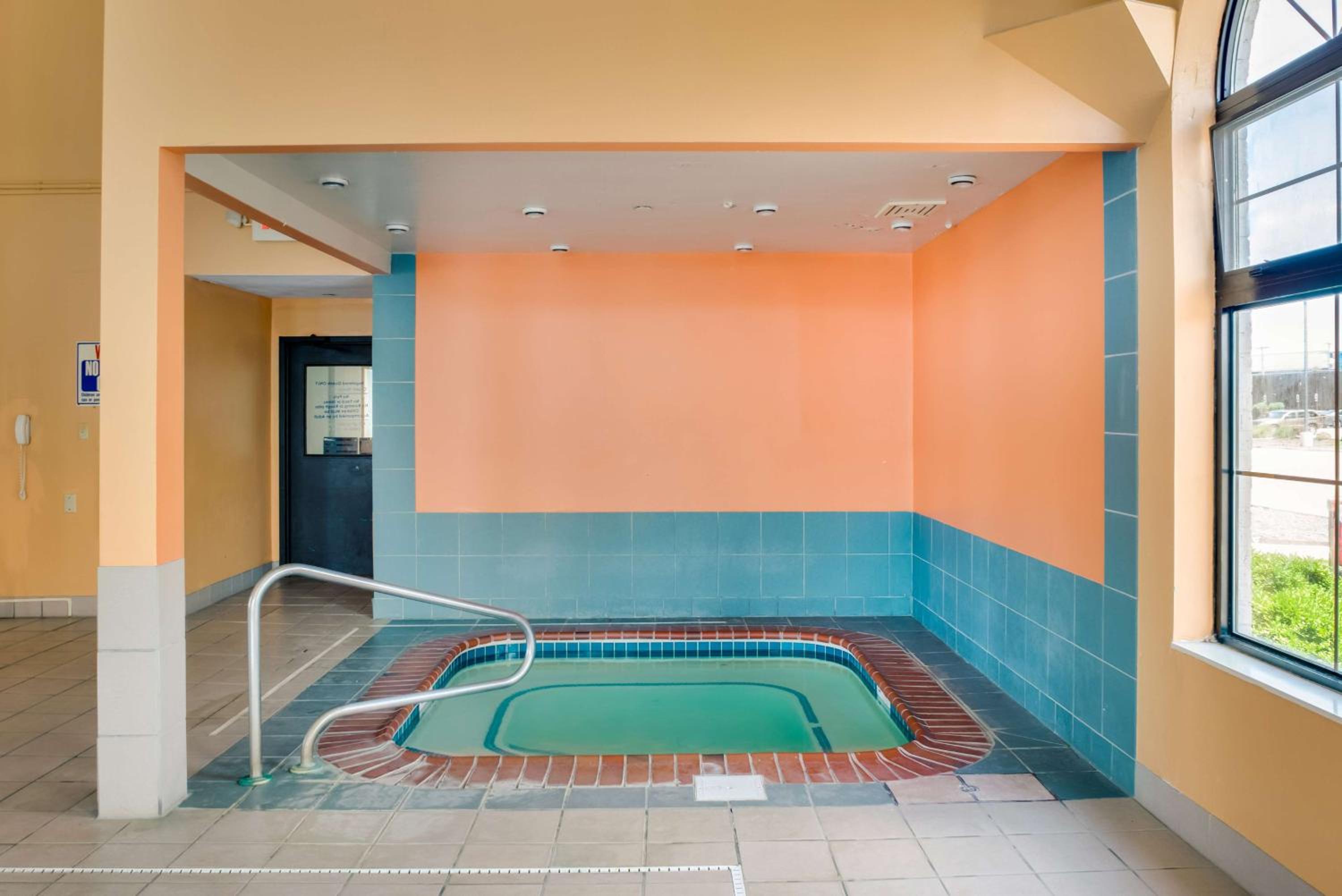 Richmond Vacations - Motel 6-Richmond, IN - Property Image 5