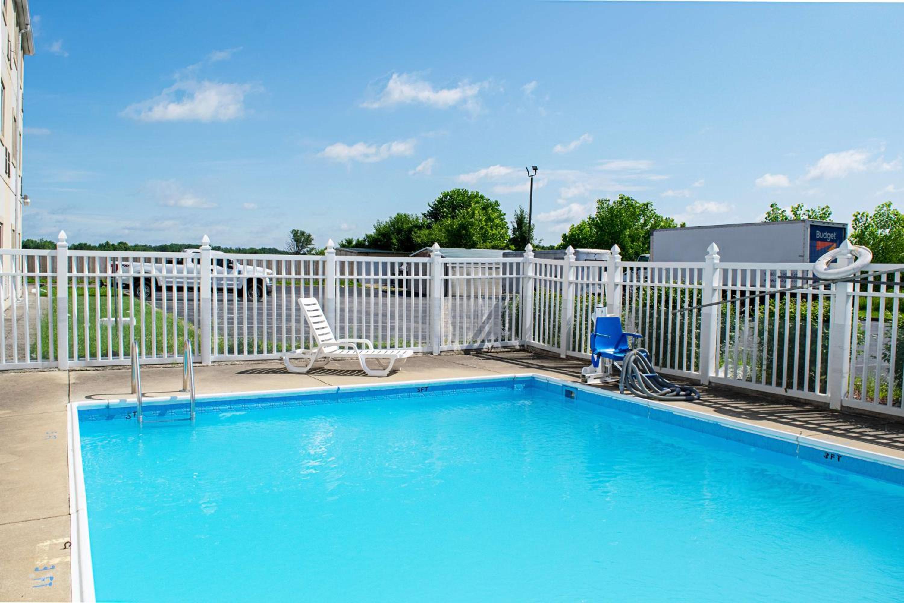 Seymour Vacations - Motel 6-Seymour, IN - North - Property Image 18