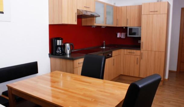 Apart Hannah view 4