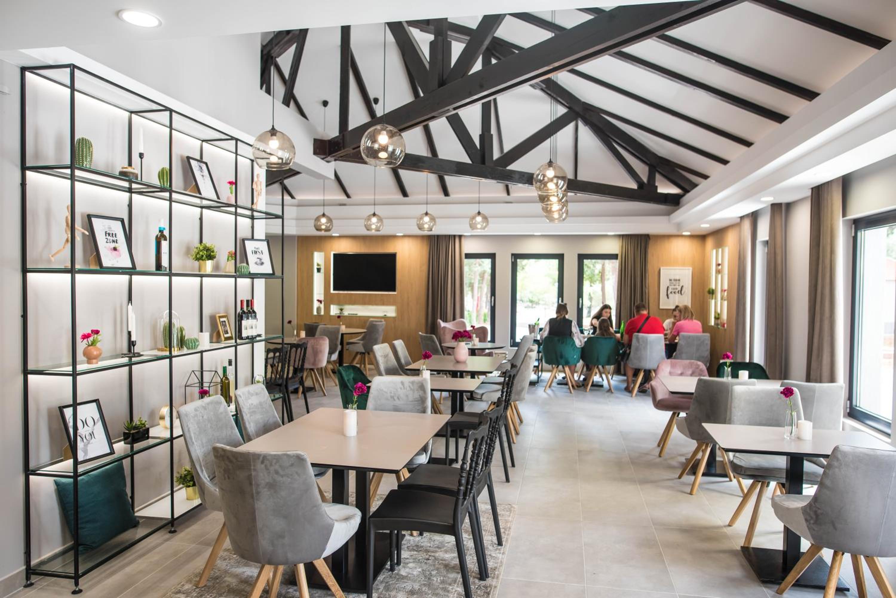 Photo 44