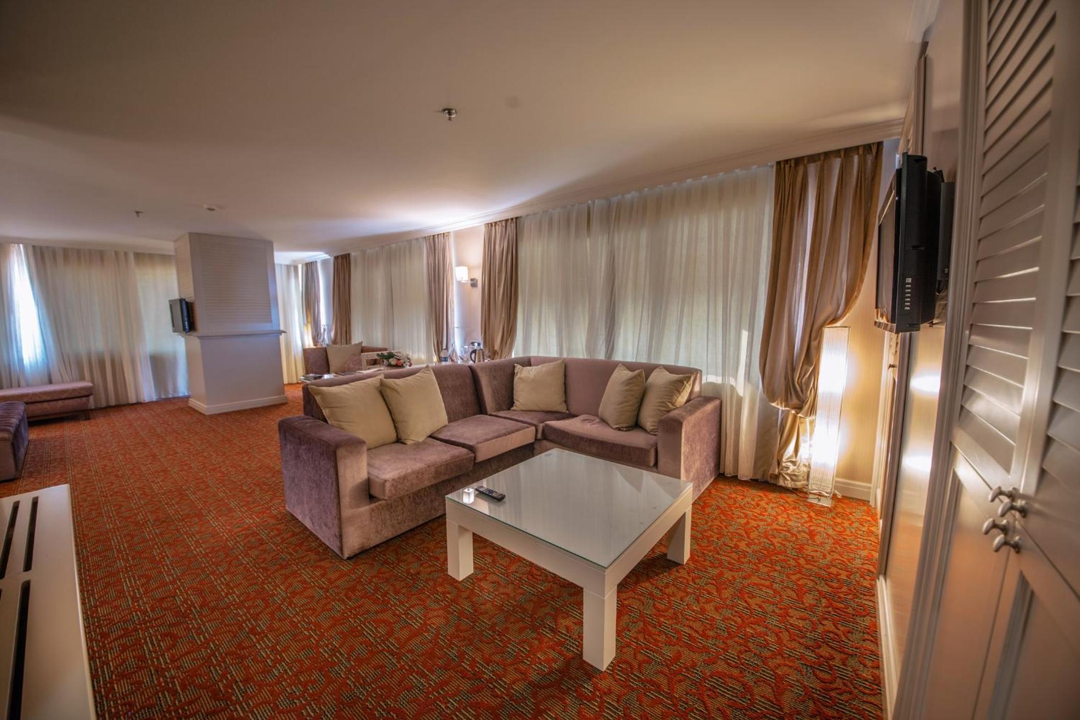 Dream Hill Business Deluxe Hotel Asia - Image 9