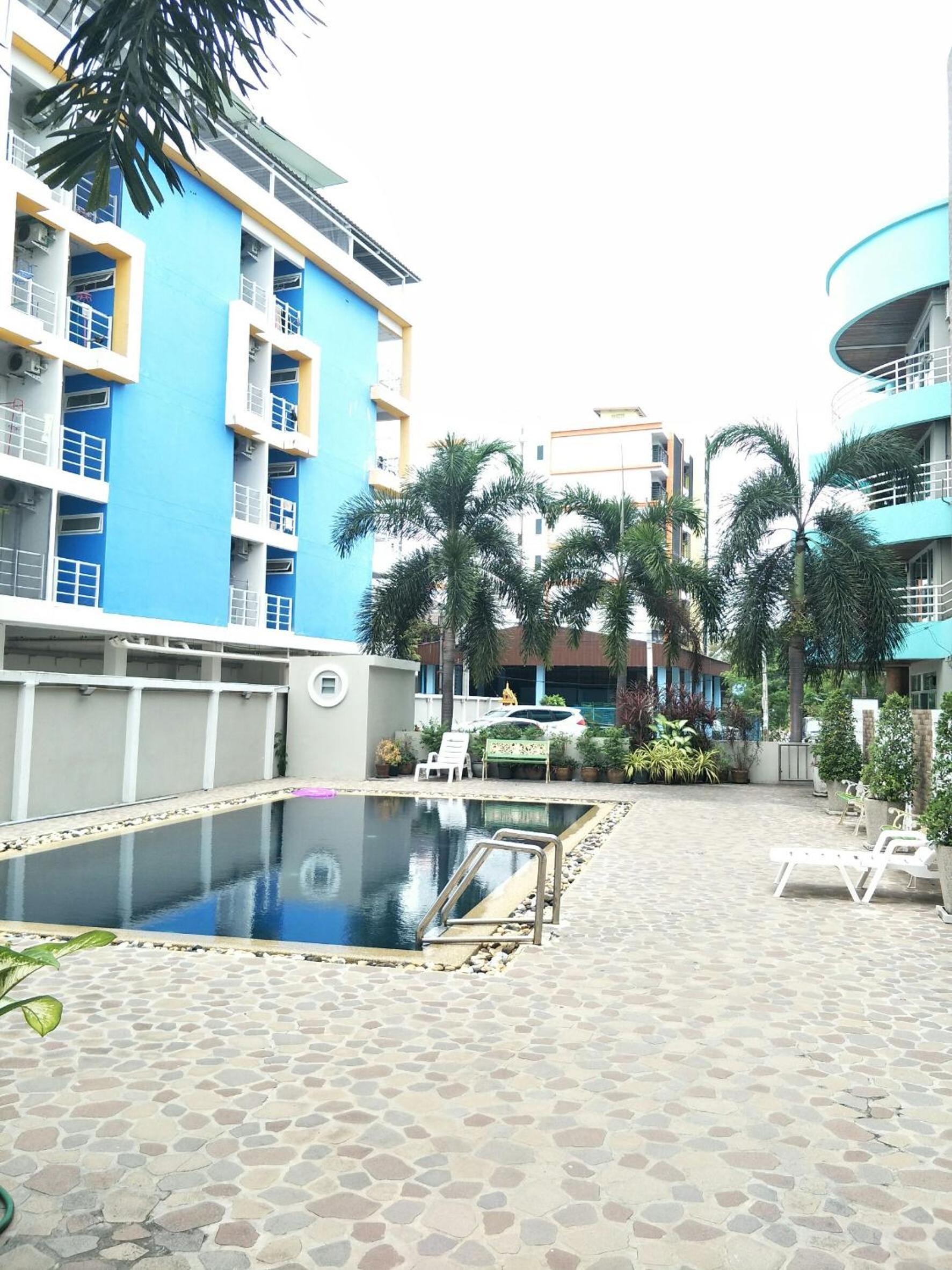 Lomsabai Apartments