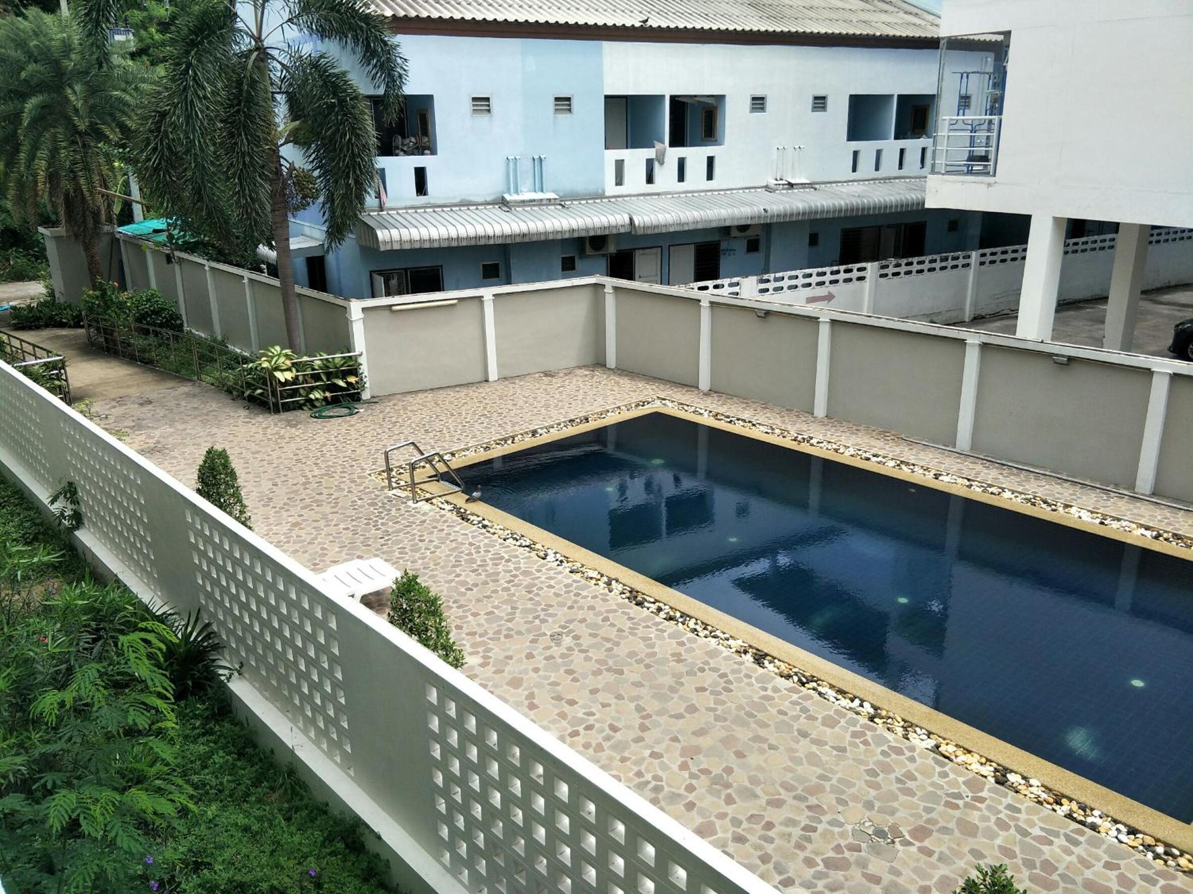 Lomsabai Apartments