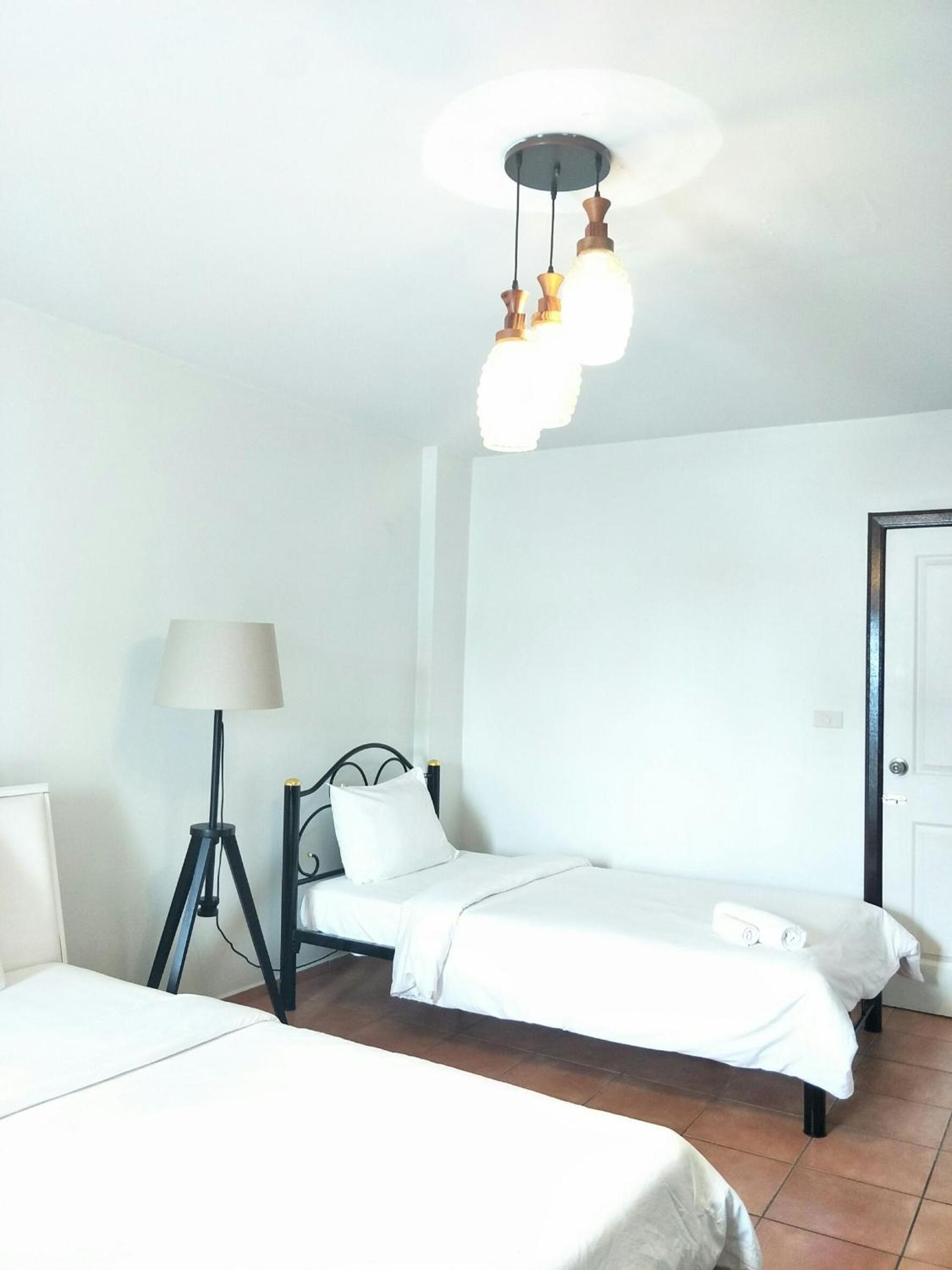 Lomsabai Apartments